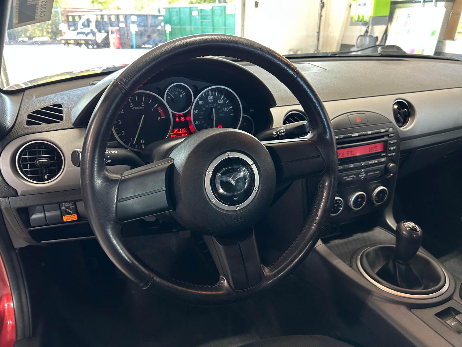 Thumbnail: 2011 Mazda MX-5 Miata - 5