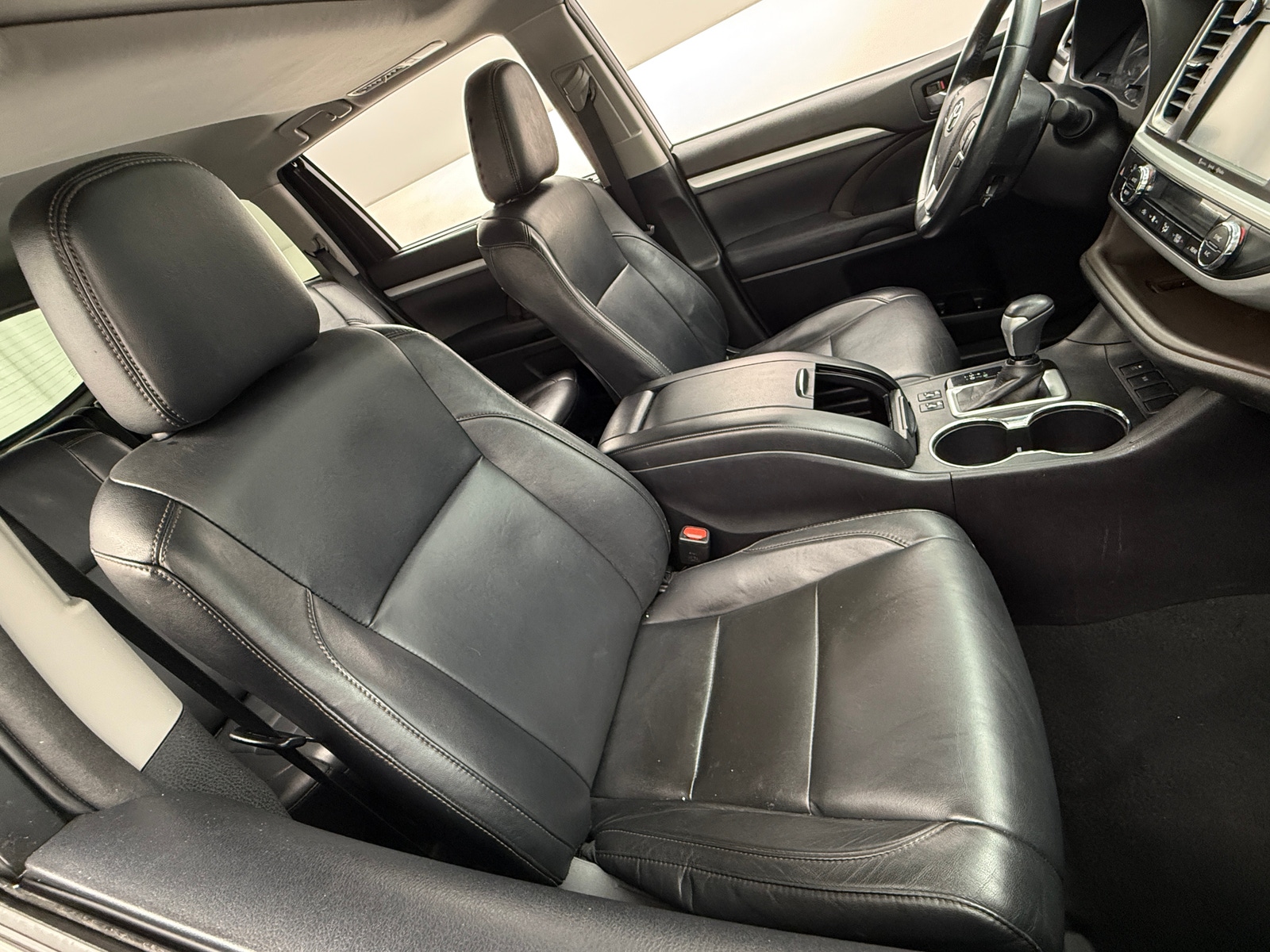 Thumbnail: 2017 Toyota Highlander - 2