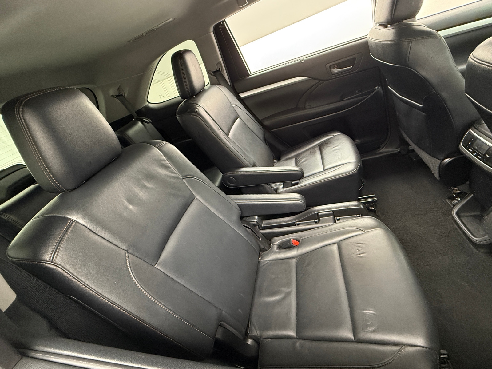 Thumbnail: 2017 Toyota Highlander - 6