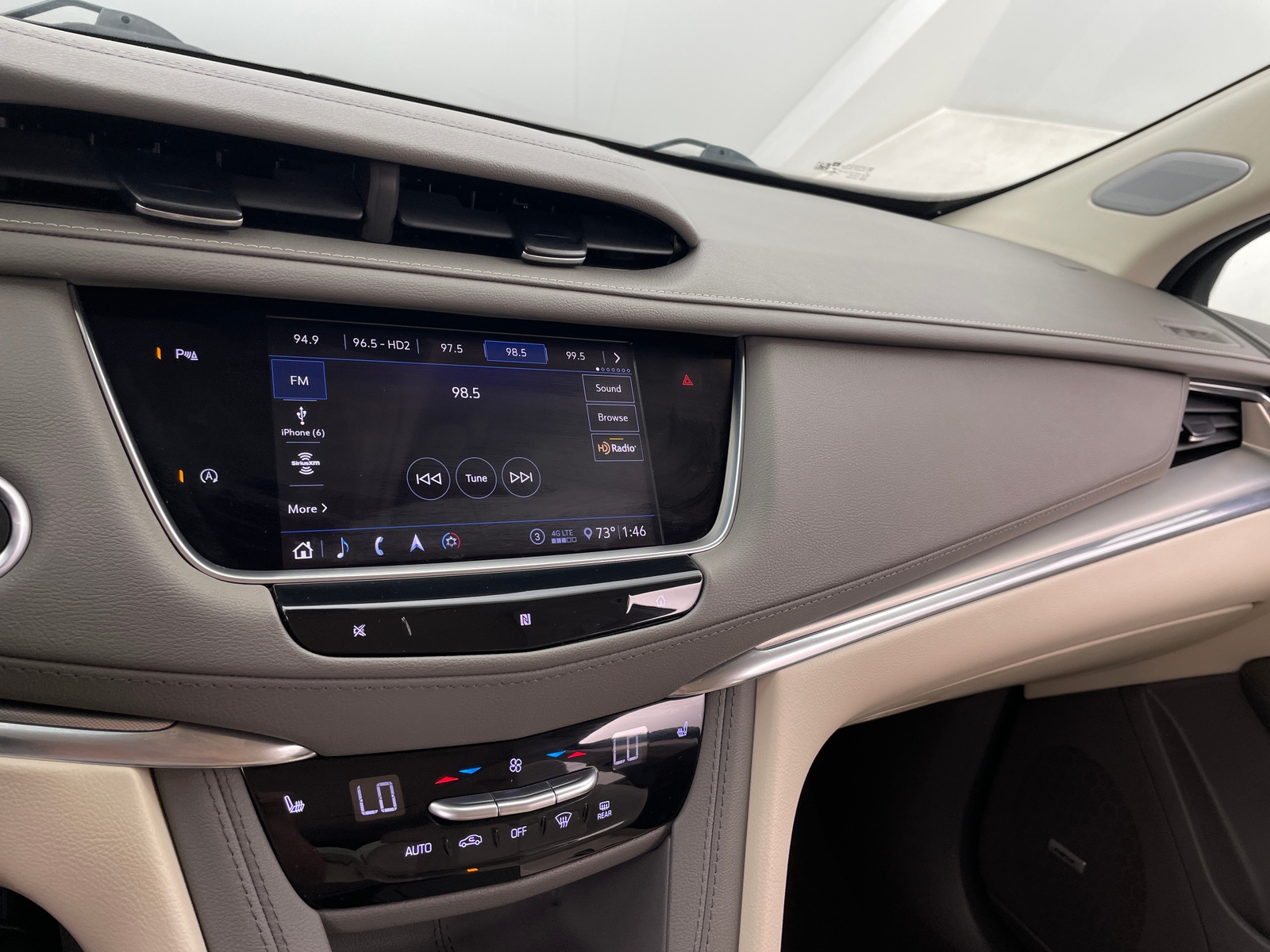 Thumbnail: 2020 Cadillac XT5 - 3