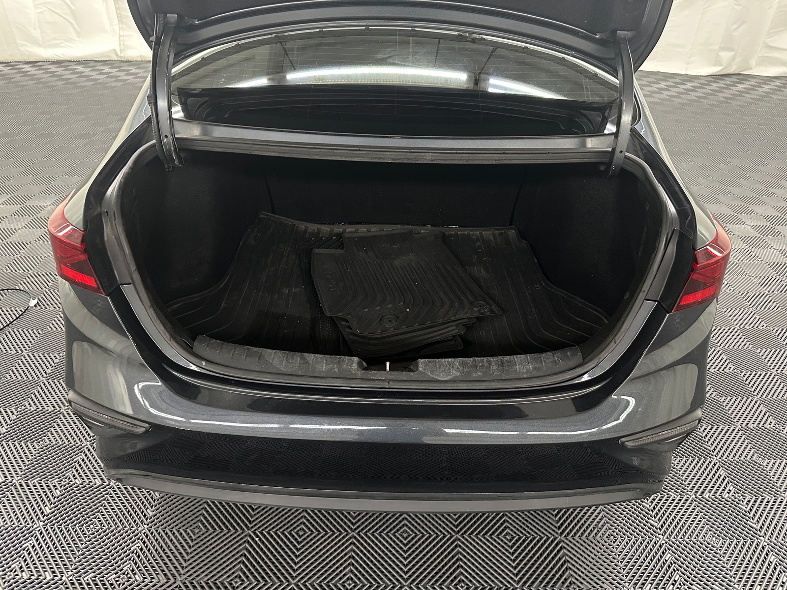 Thumbnail: 2020 Kia Forte - 7