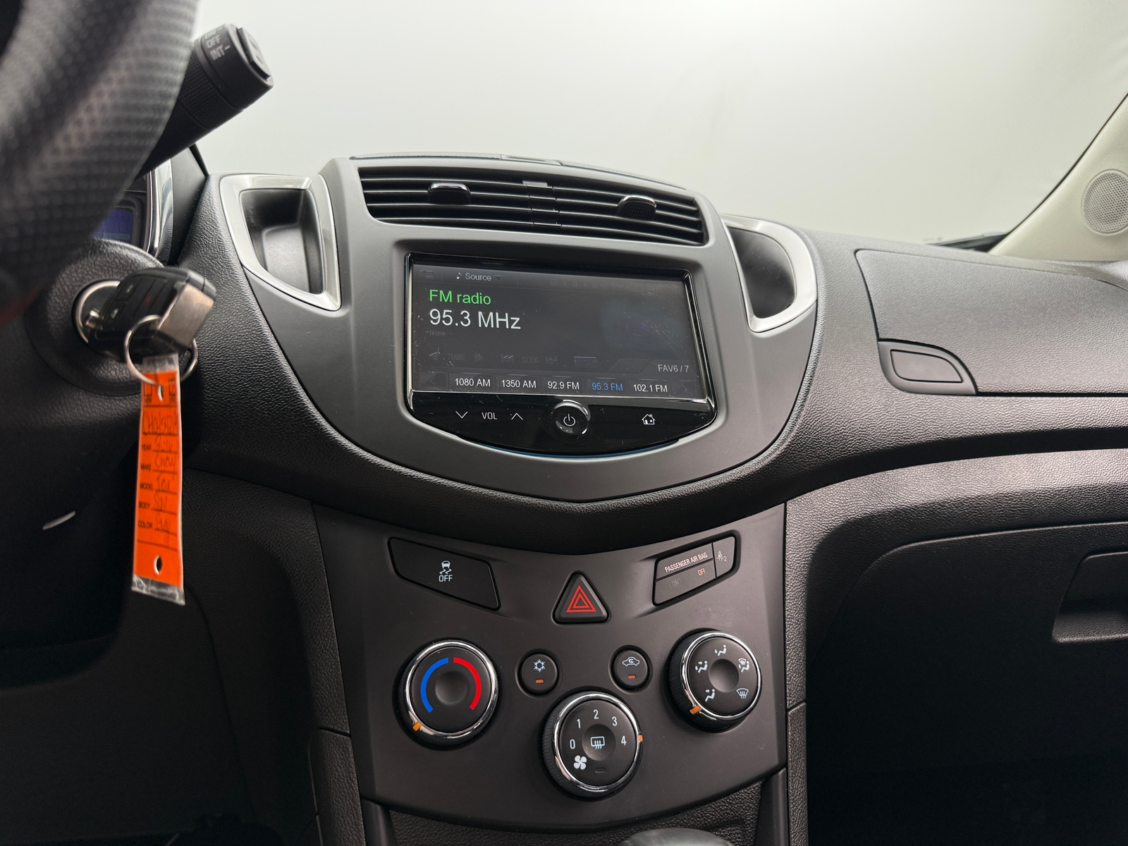 Thumbnail: 2016 Chevrolet Trax - 4