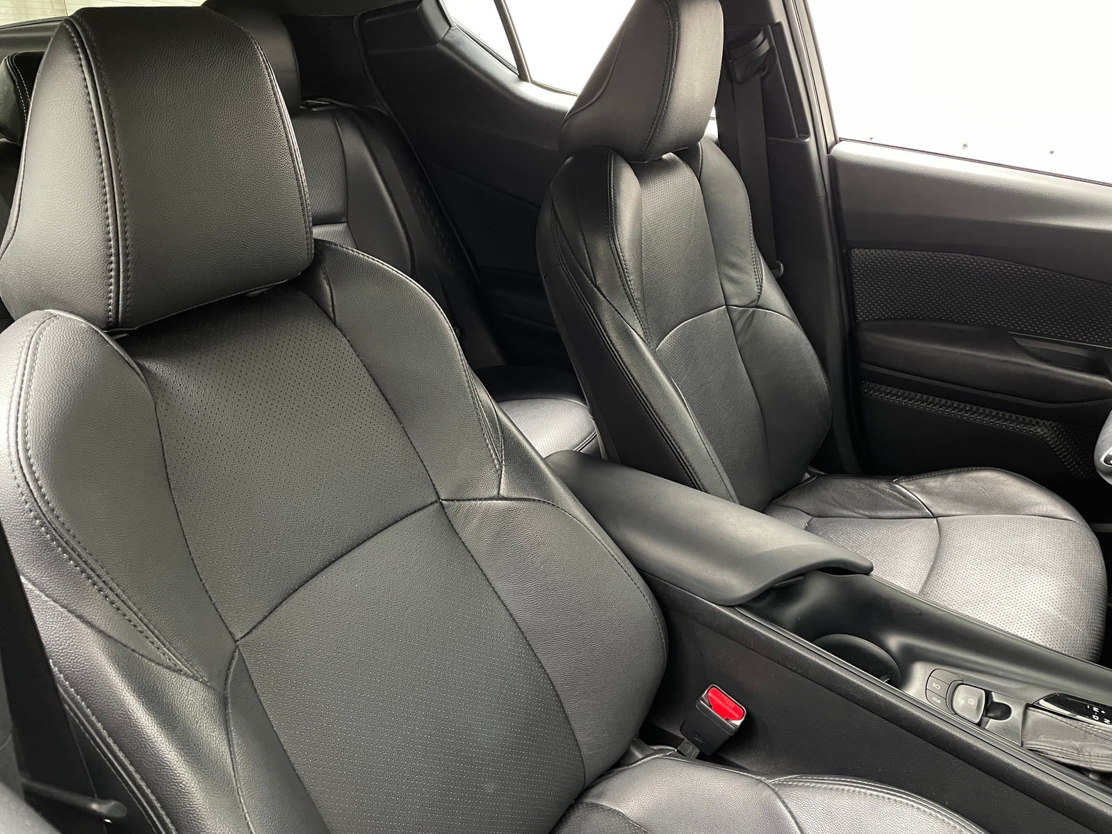 Thumbnail: 2018 Toyota C-HR - 2