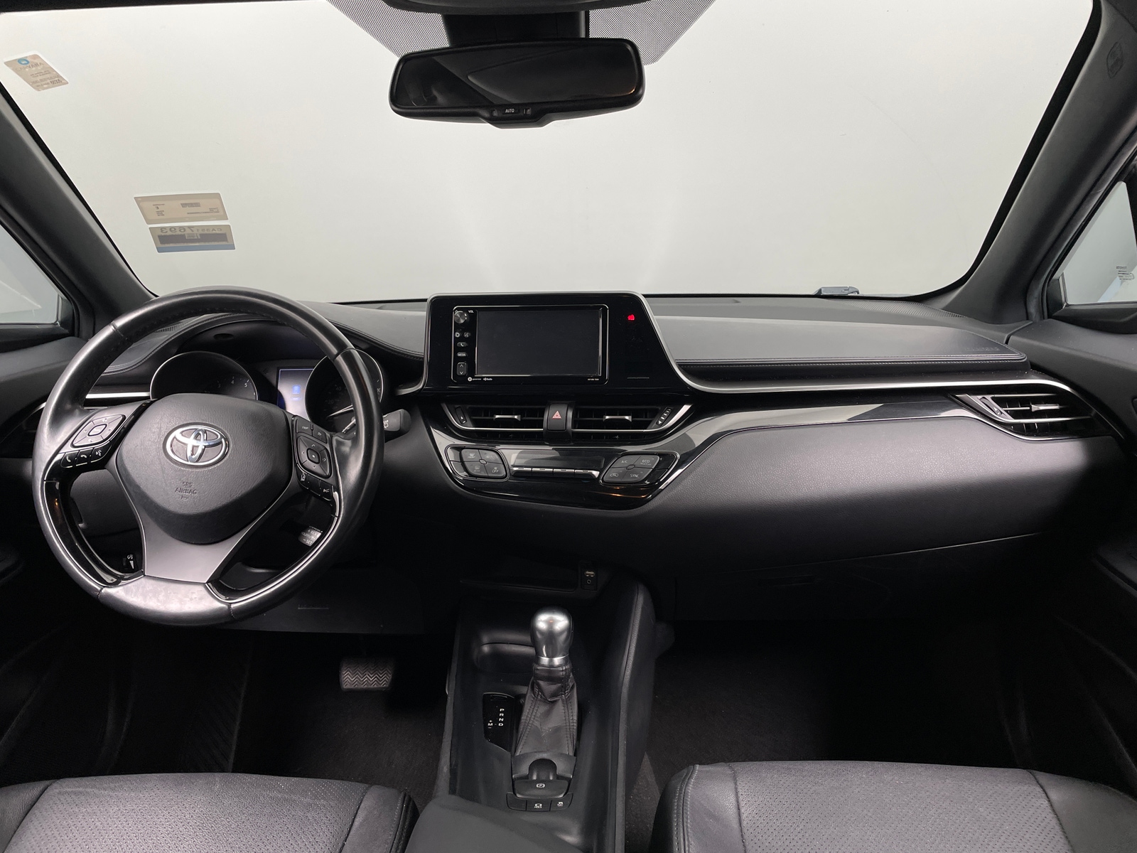 Thumbnail: 2018 Toyota C-HR - 3