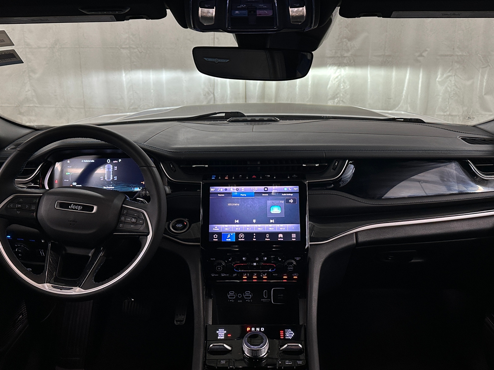 Thumbnail: 2022 Jeep Grand Cherokee - 3