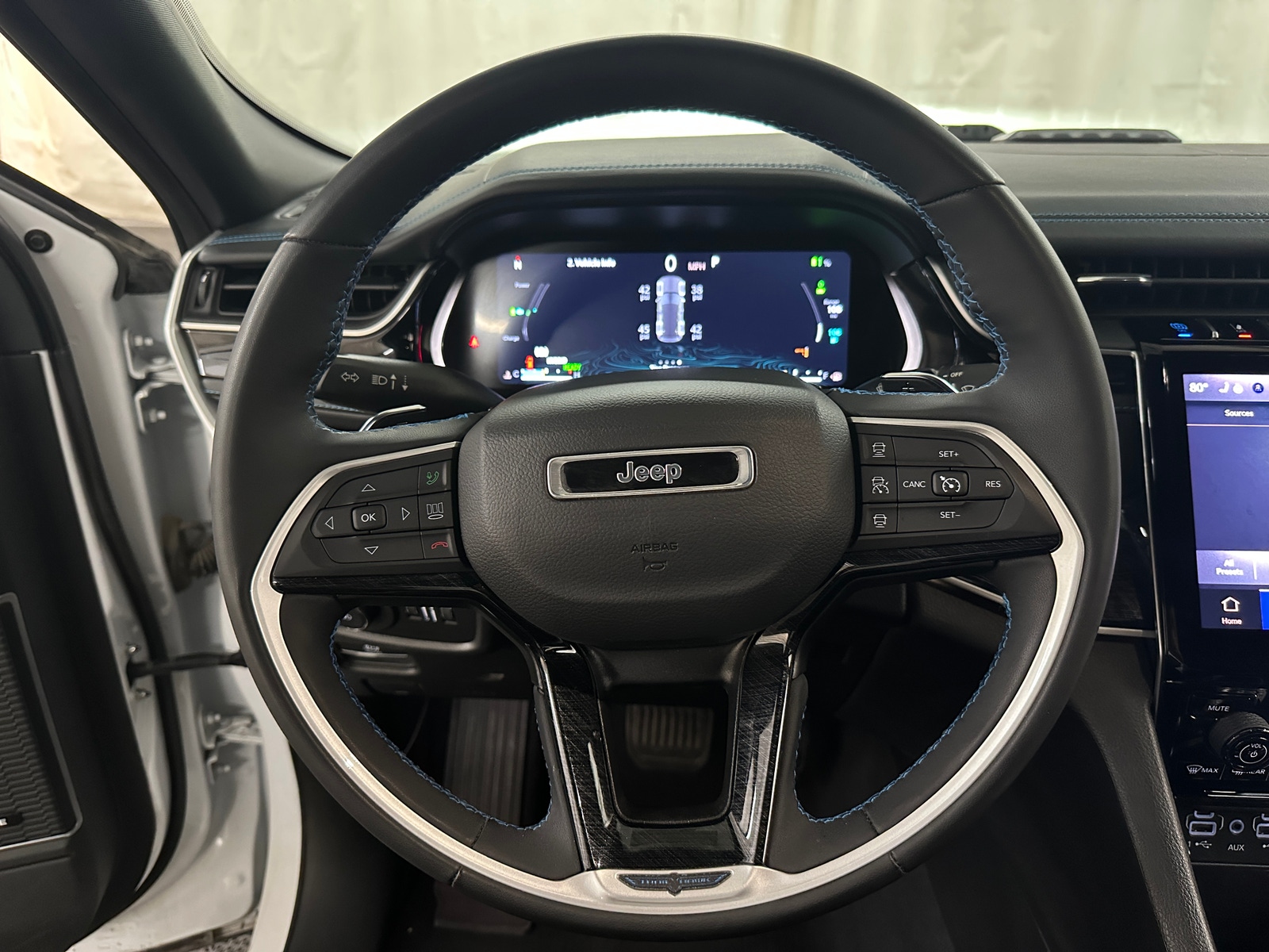 Thumbnail: 2022 Jeep Grand Cherokee - 5