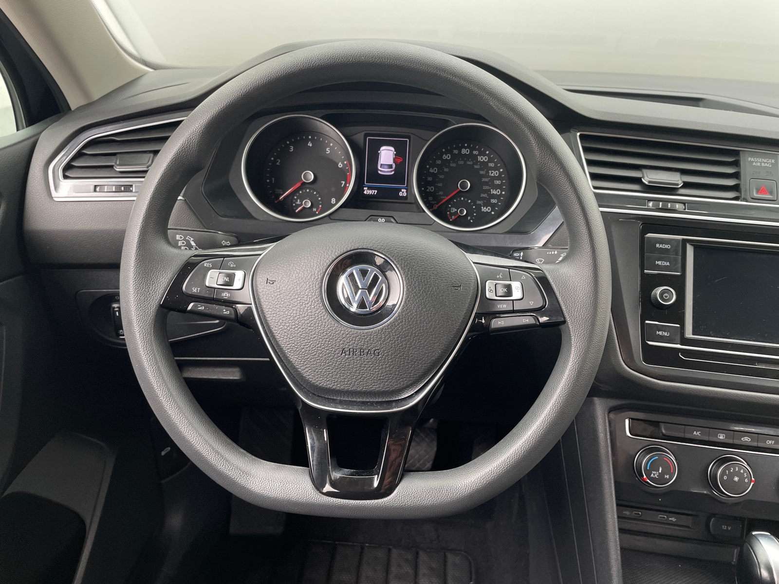 Thumbnail: 2020 Volkswagen Tiguan - 5