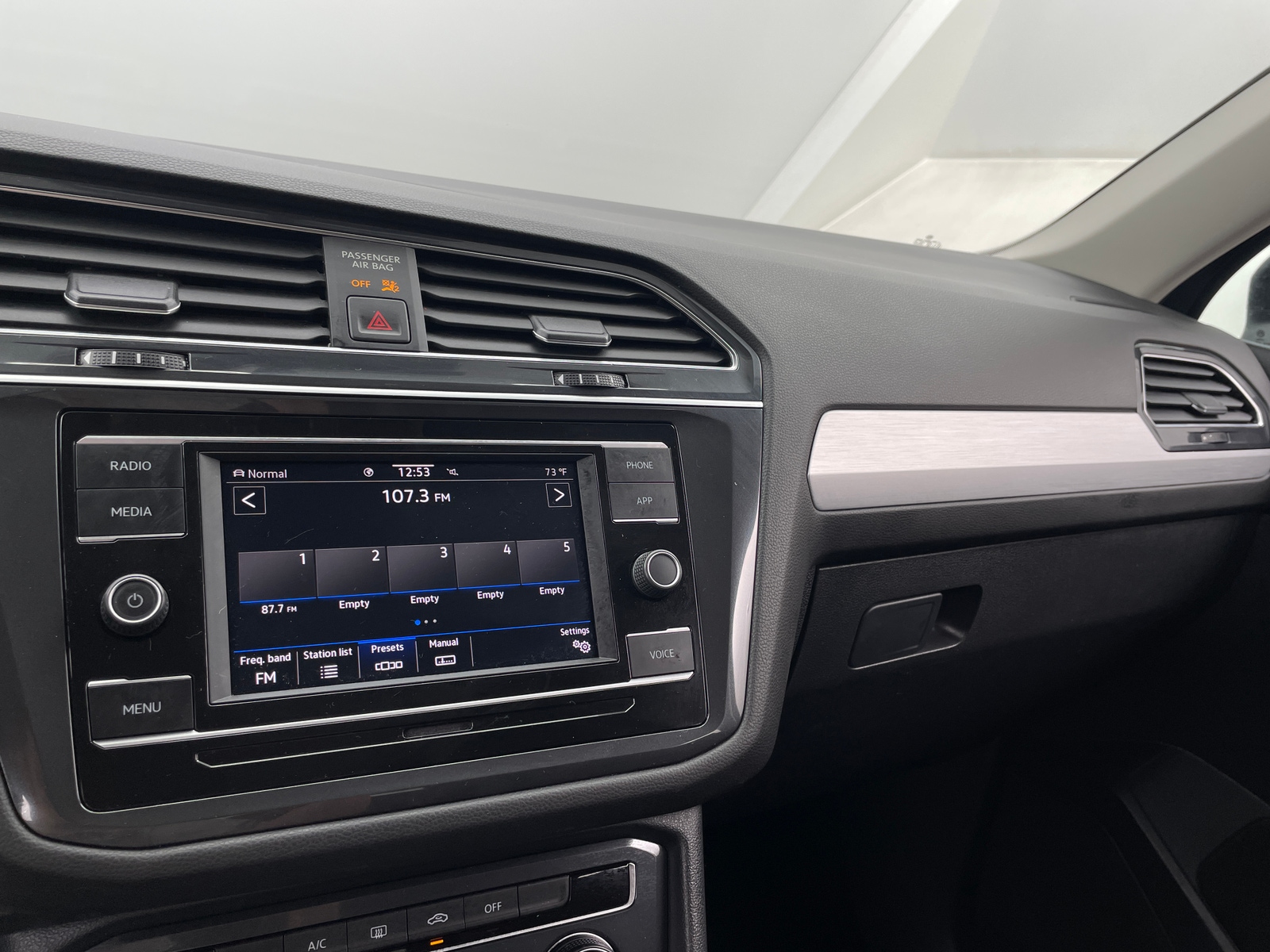 Thumbnail: 2020 Volkswagen Tiguan - 4