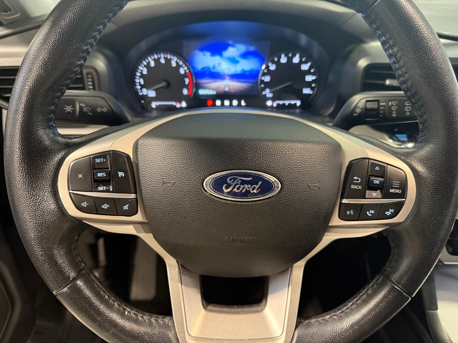 Thumbnail: 2022 Ford Explorer - 5