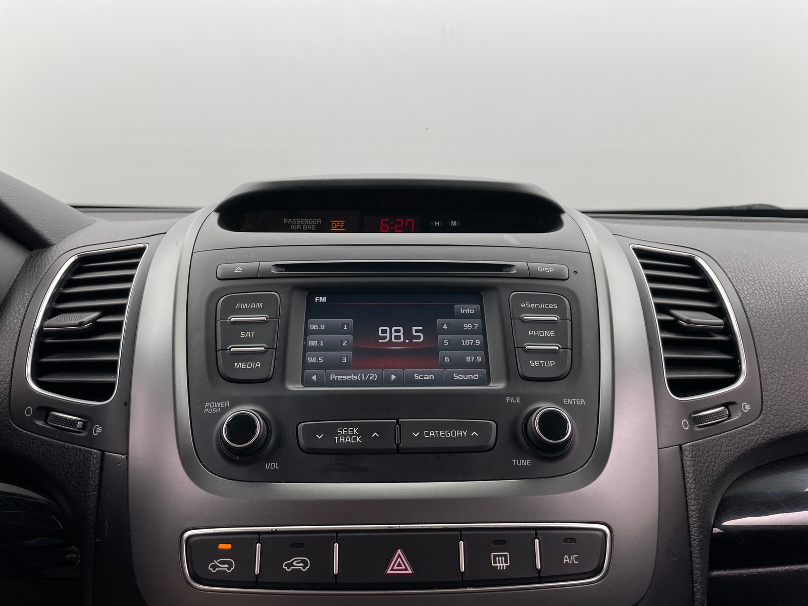 Thumbnail: 2014 Kia Sorento - 4