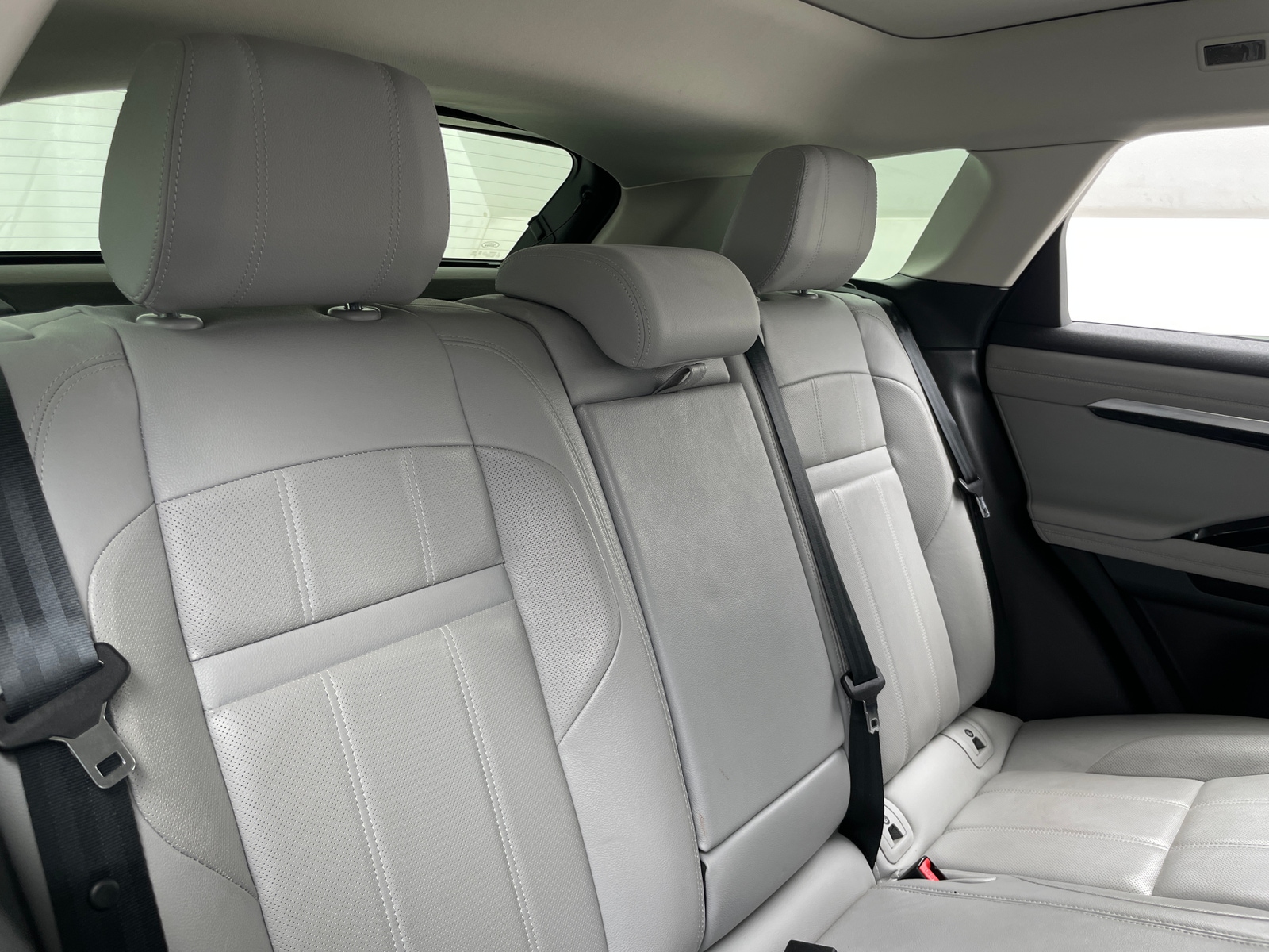 Thumbnail: 2020 Land Rover Range Rover Evoque - 5
