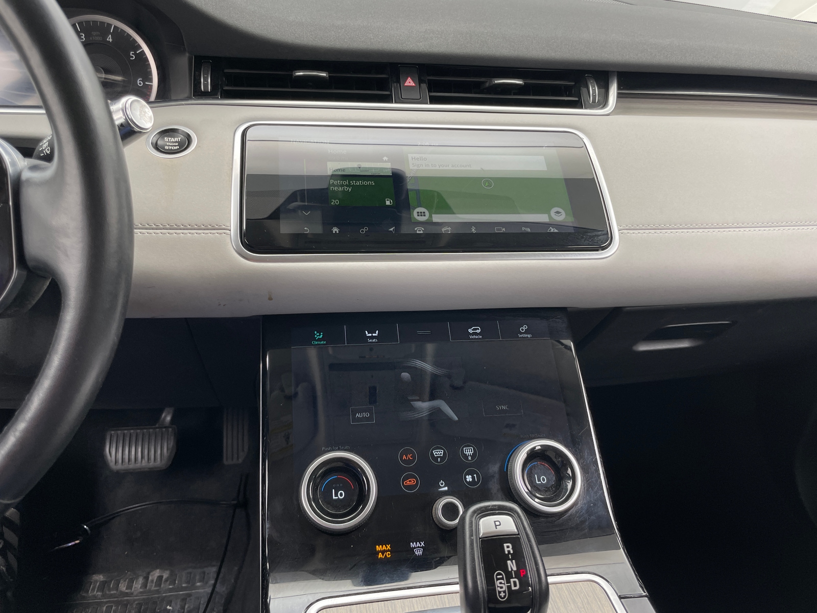Thumbnail: 2020 Land Rover Range Rover Evoque - 3