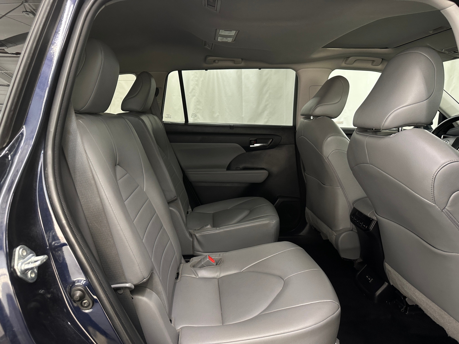 Thumbnail: 2022 Toyota Highlander - 5