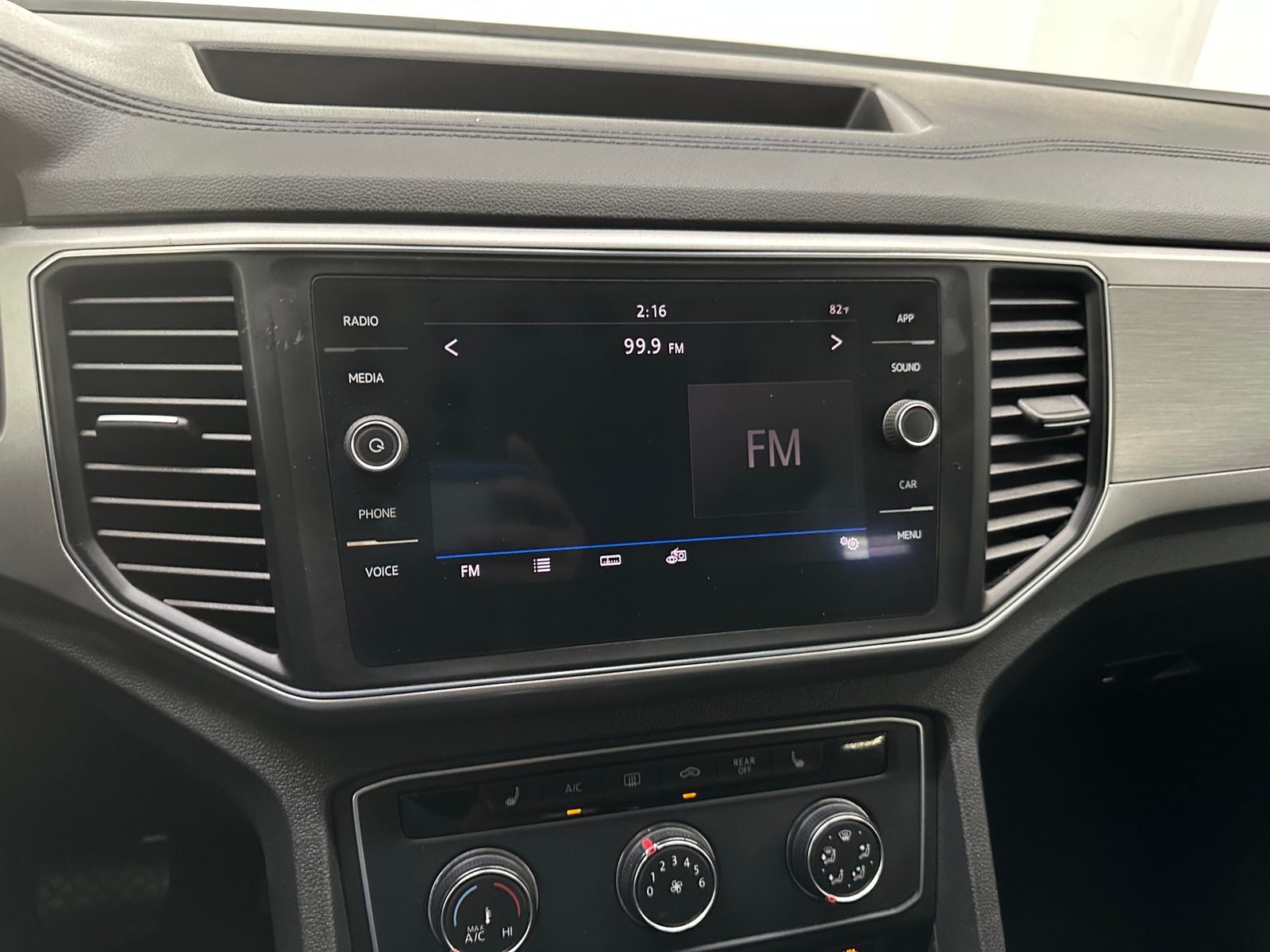 Thumbnail: 2018 Volkswagen Atlas - 3