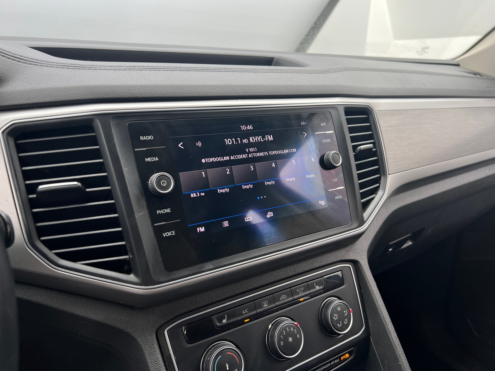 Thumbnail: 2018 Volkswagen Atlas - 3