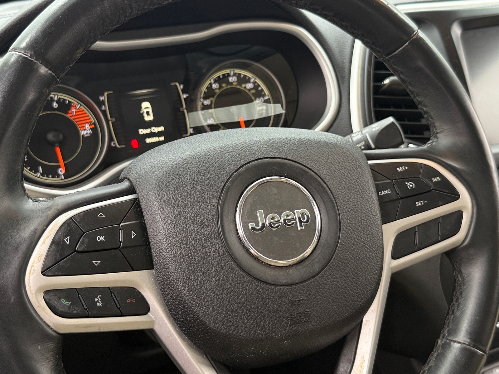 Thumbnail: 2017 Jeep Cherokee - 5