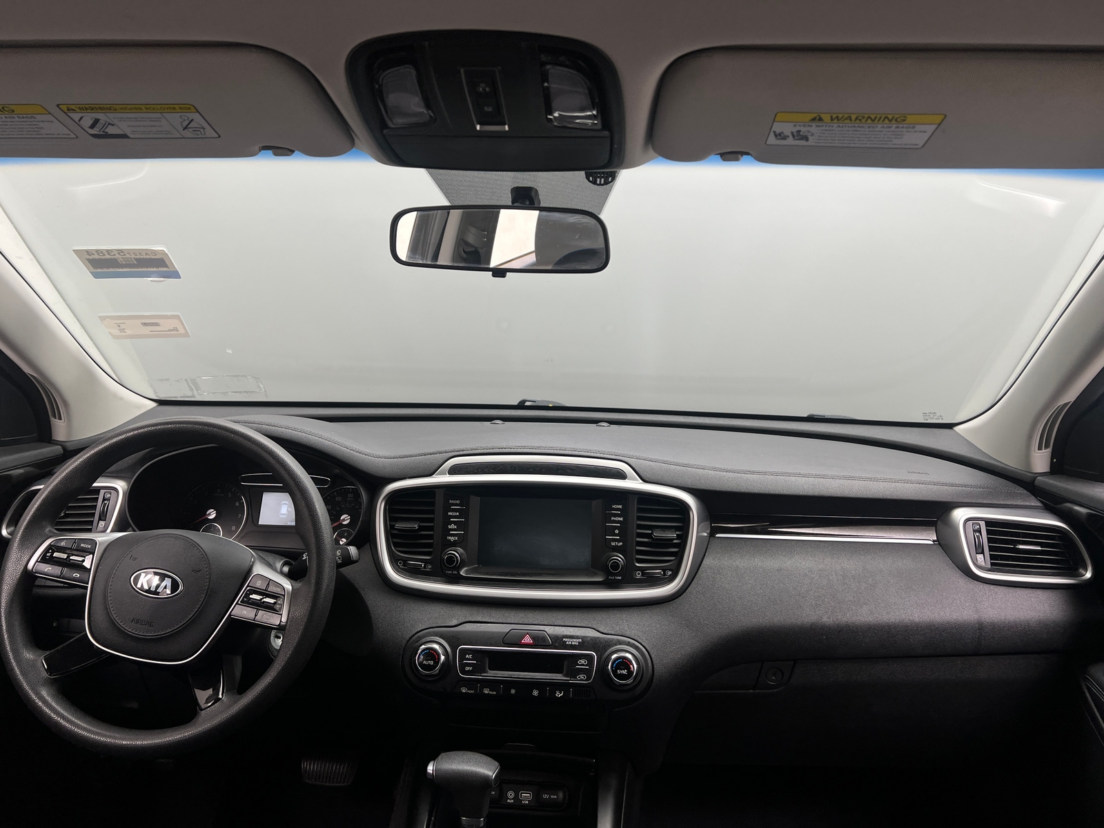 Thumbnail: 2019 Kia Sorento - 3