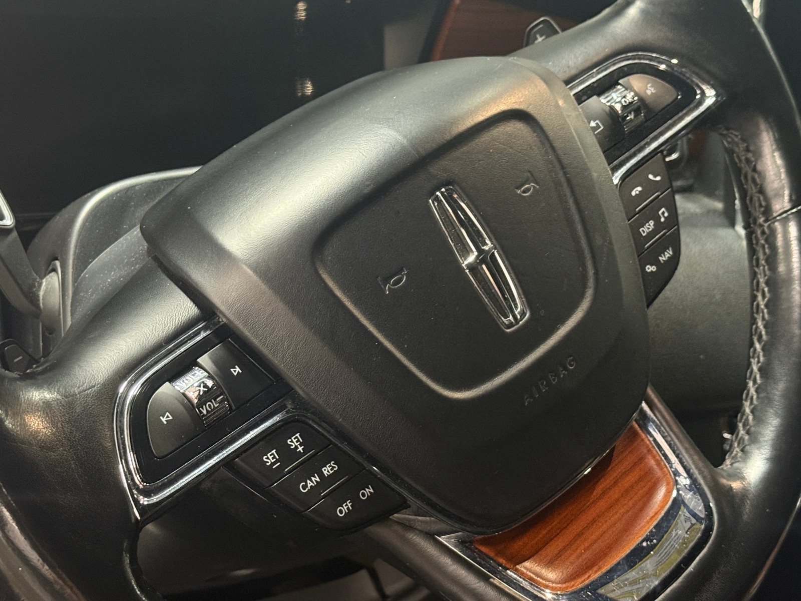 Thumbnail: 2018 Lincoln Navigator L - 4