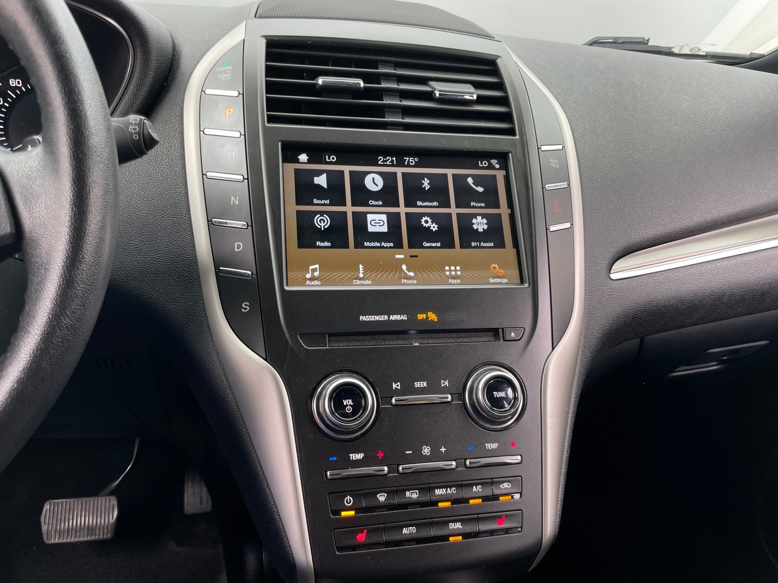 Thumbnail: 2017 Lincoln MKC - 3