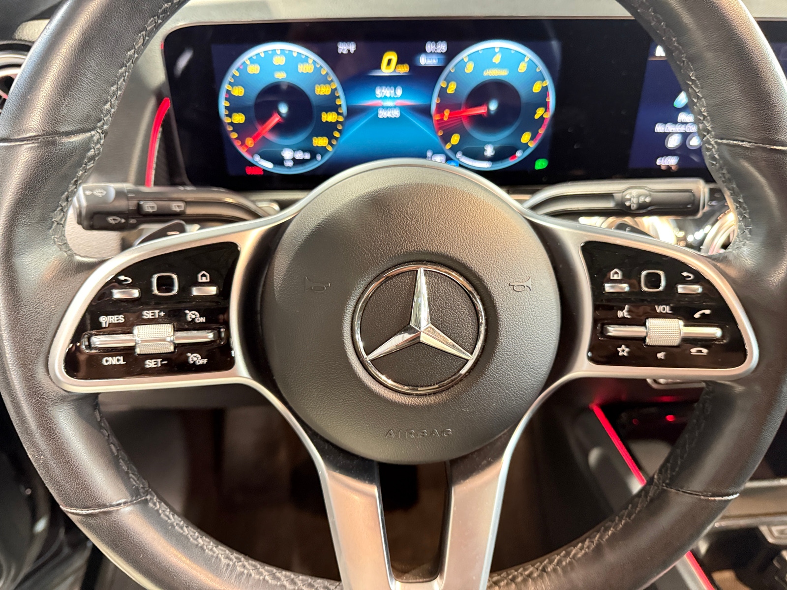 Thumbnail: 2022 Mercedes-Benz GLB - 4