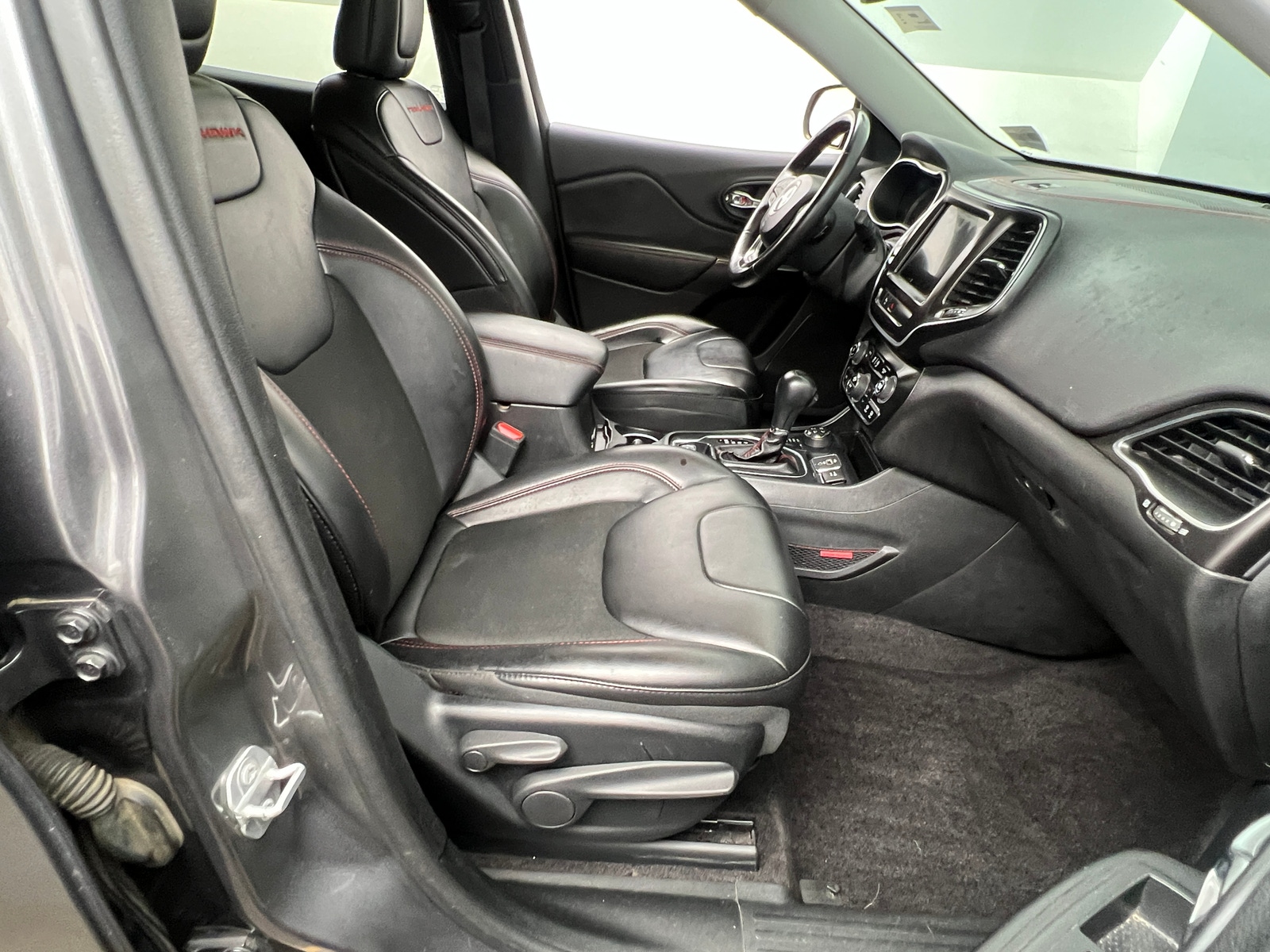 Thumbnail: 2019 Jeep Cherokee - 2