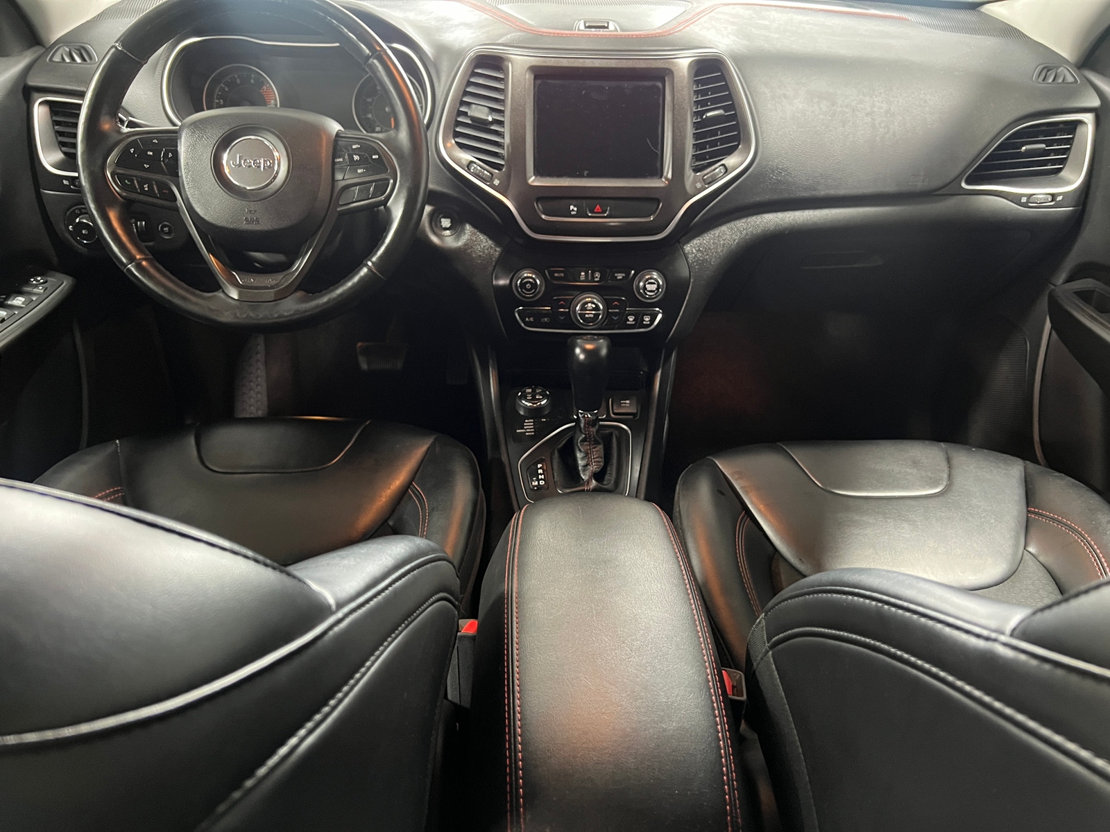 Thumbnail: 2019 Jeep Cherokee - 3
