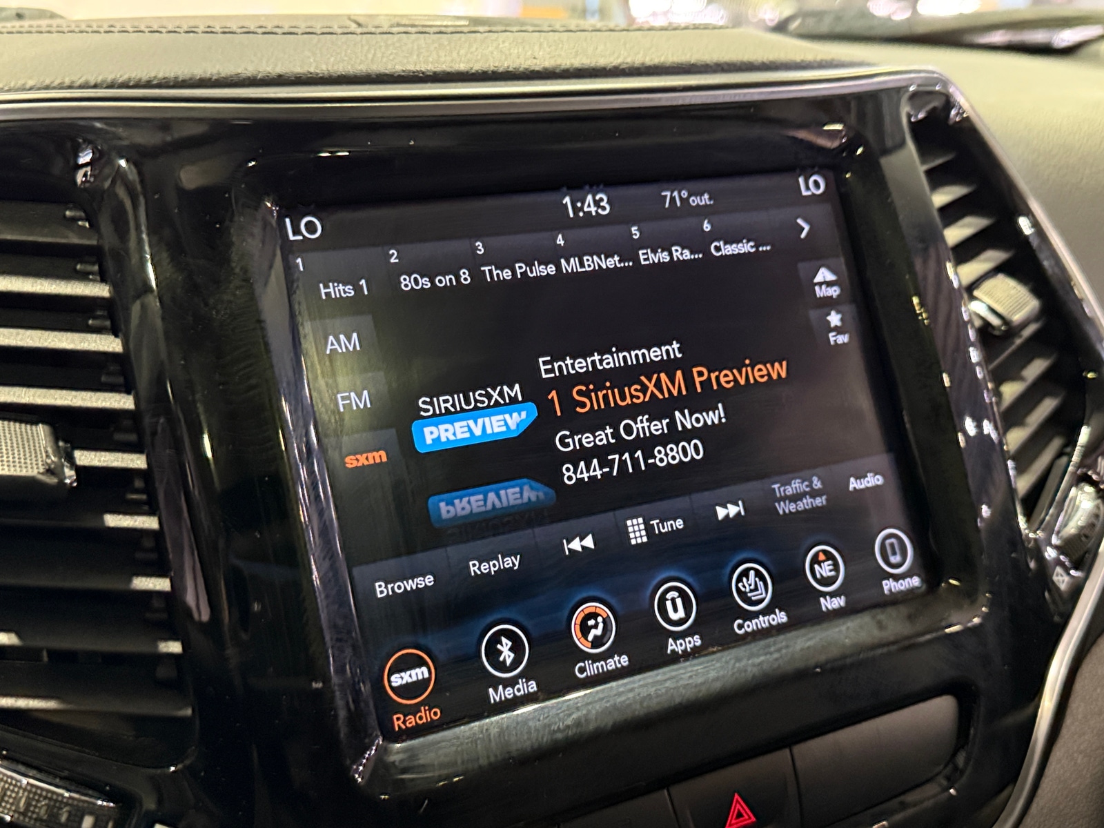 Thumbnail: 2019 Jeep Cherokee - 3