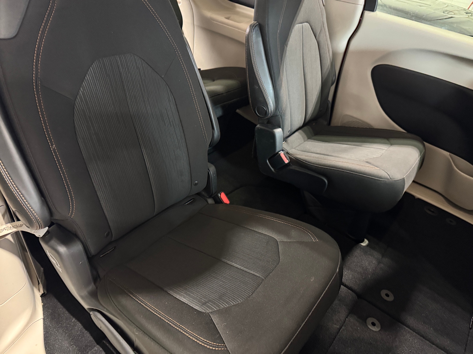 Thumbnail: 2017 Chrysler Pacifica - 6