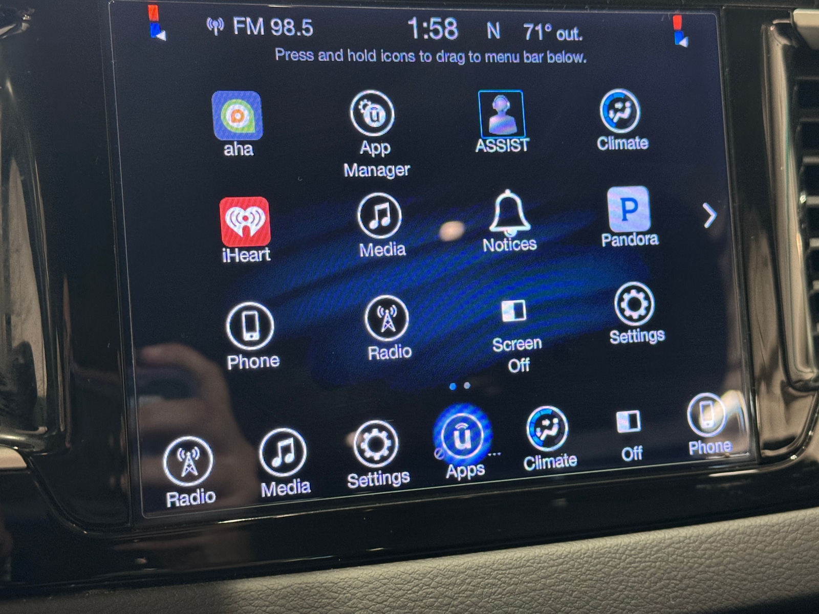 Thumbnail: 2017 Chrysler Pacifica - 4