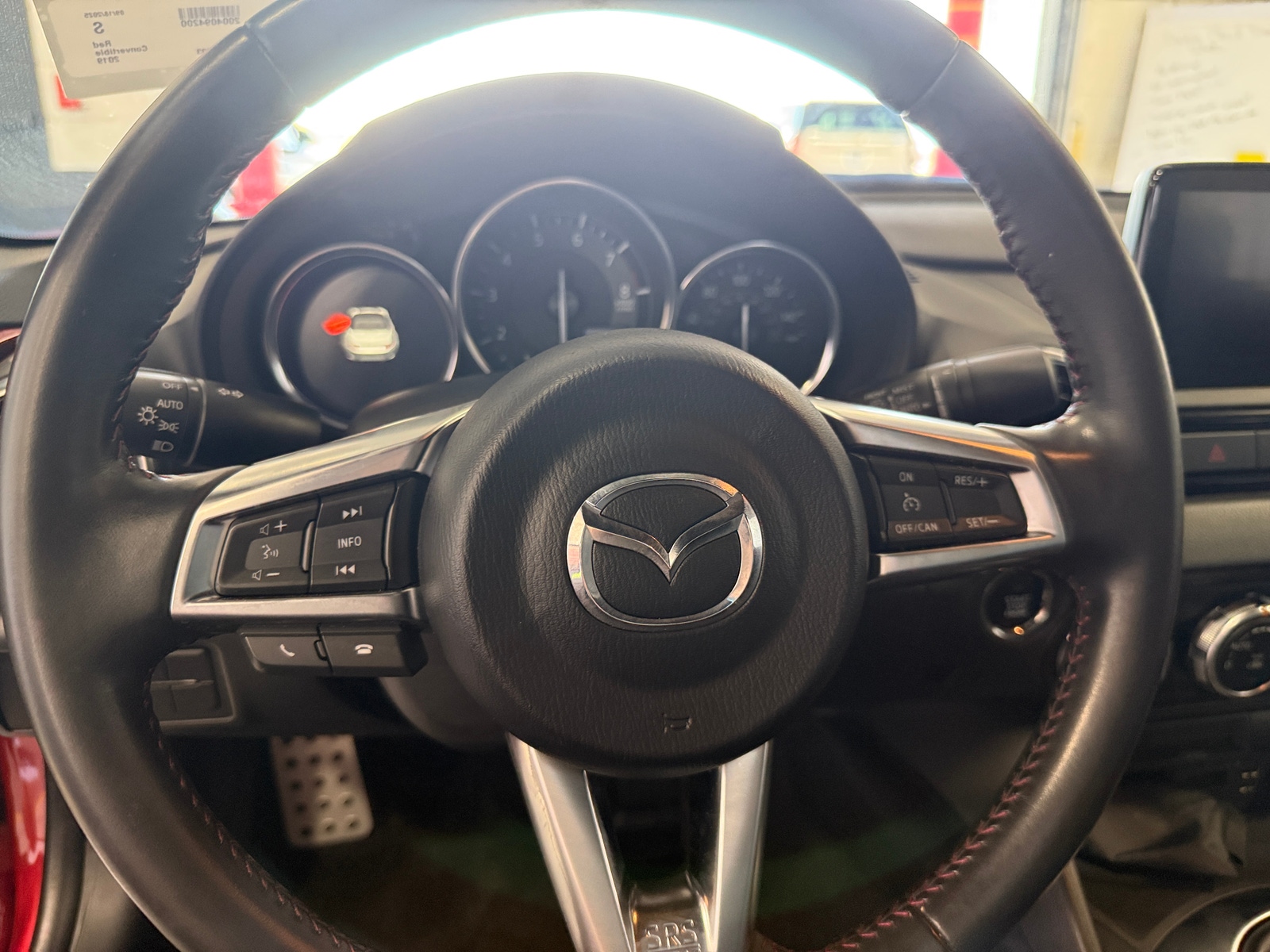 Thumbnail: 2019 Mazda MX-5 Miata - 4