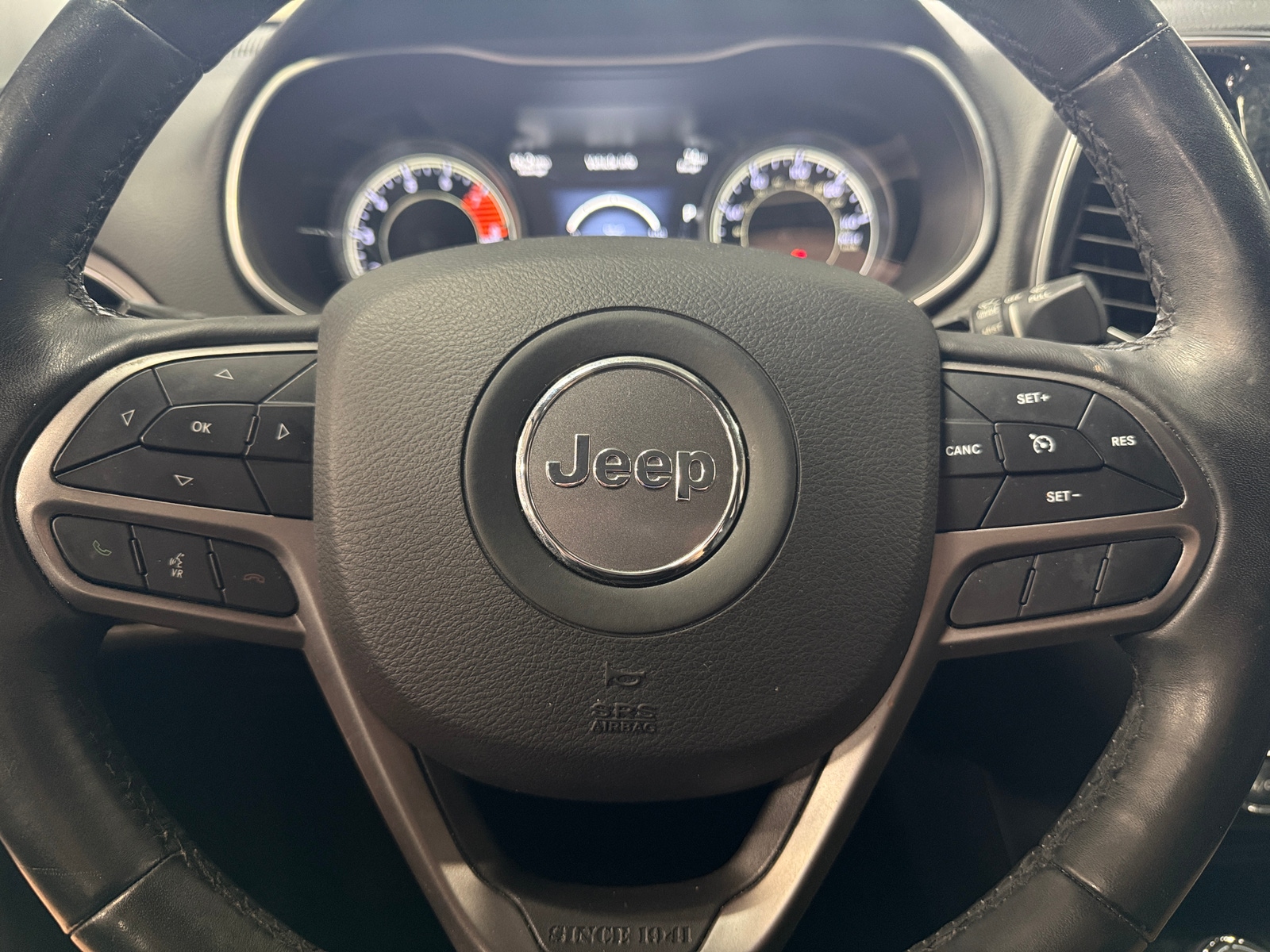 Thumbnail: 2019 Jeep Cherokee - 4