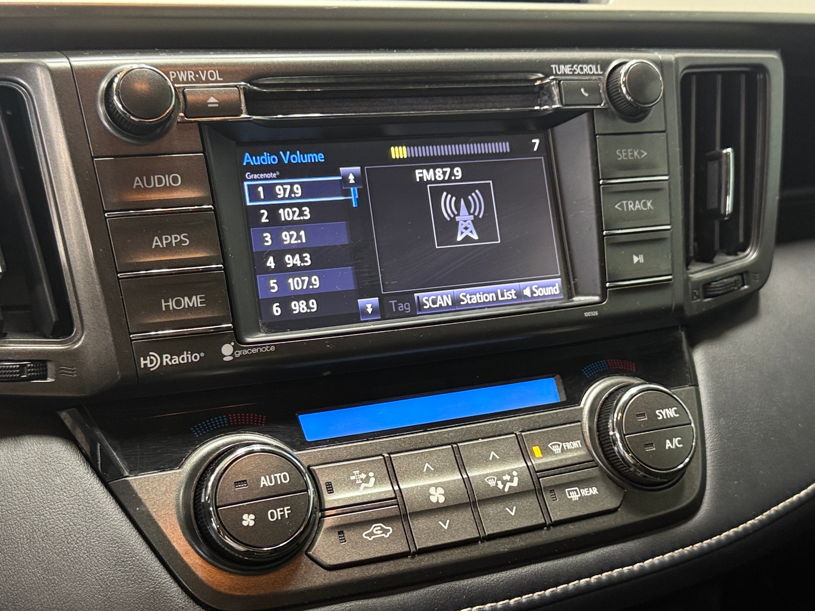 Thumbnail: 2014 Toyota RAV4 - 4