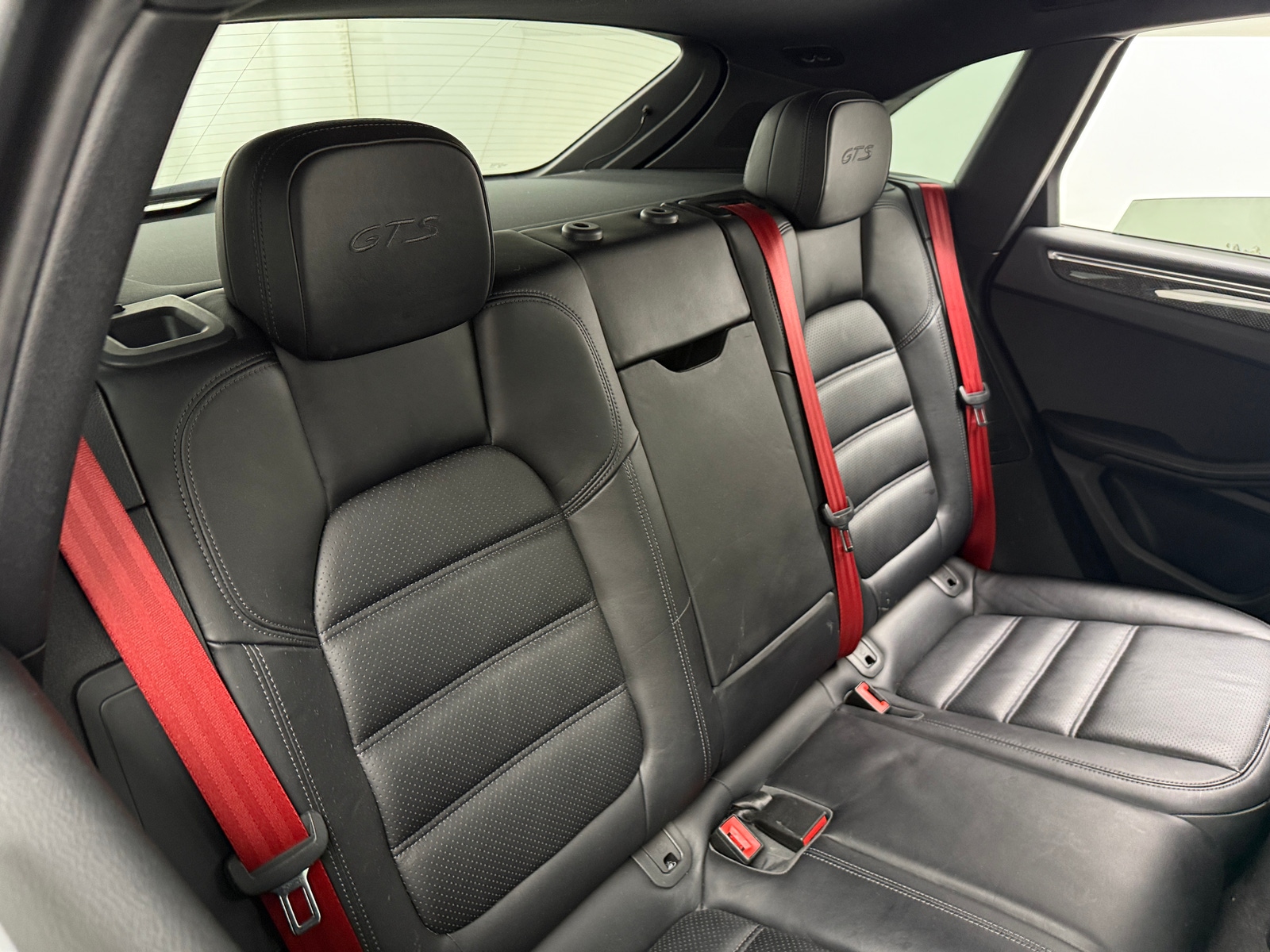Thumbnail: 2017 Porsche Macan - 5