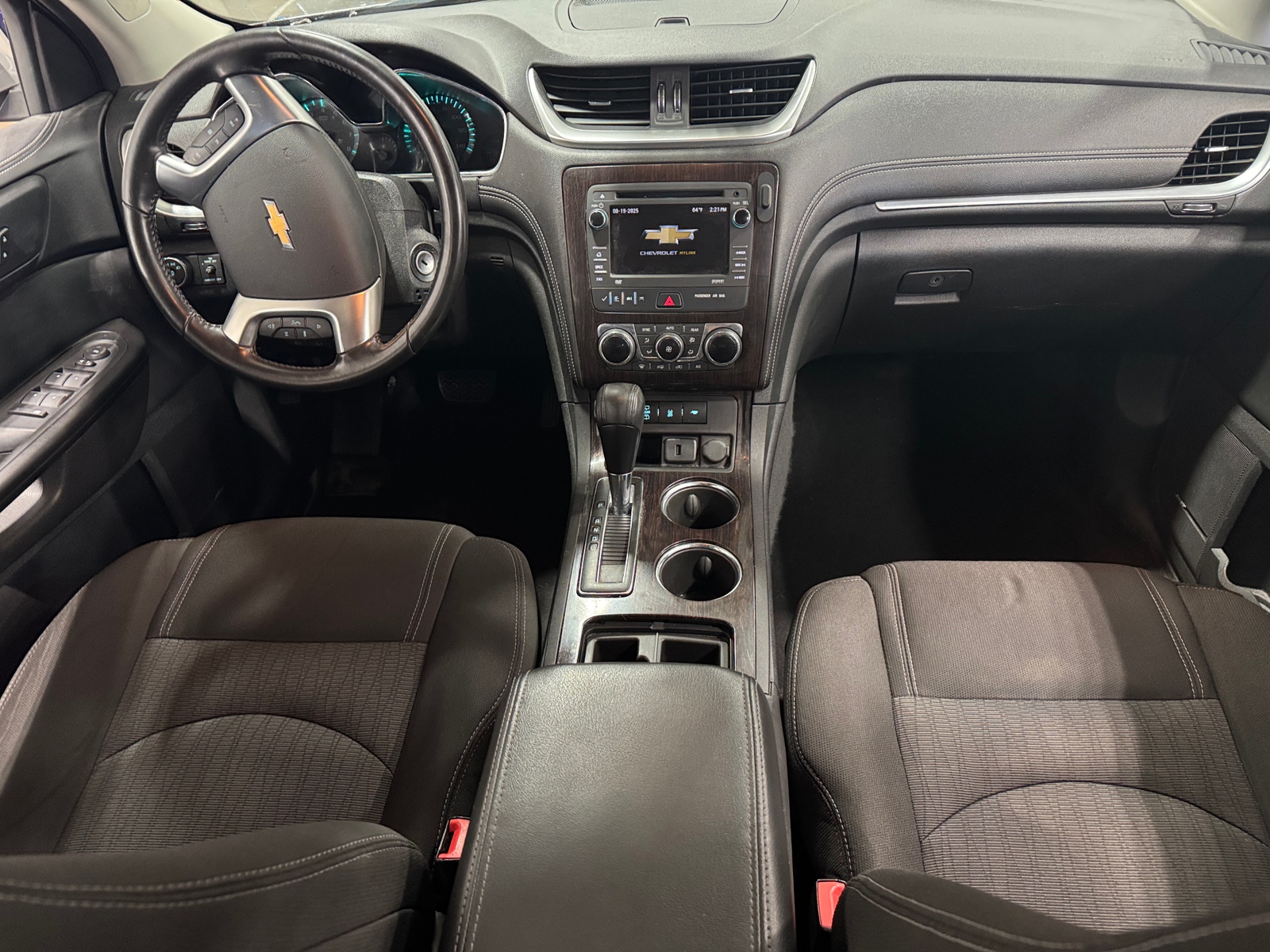 Thumbnail: 2017 Chevrolet Traverse - 3