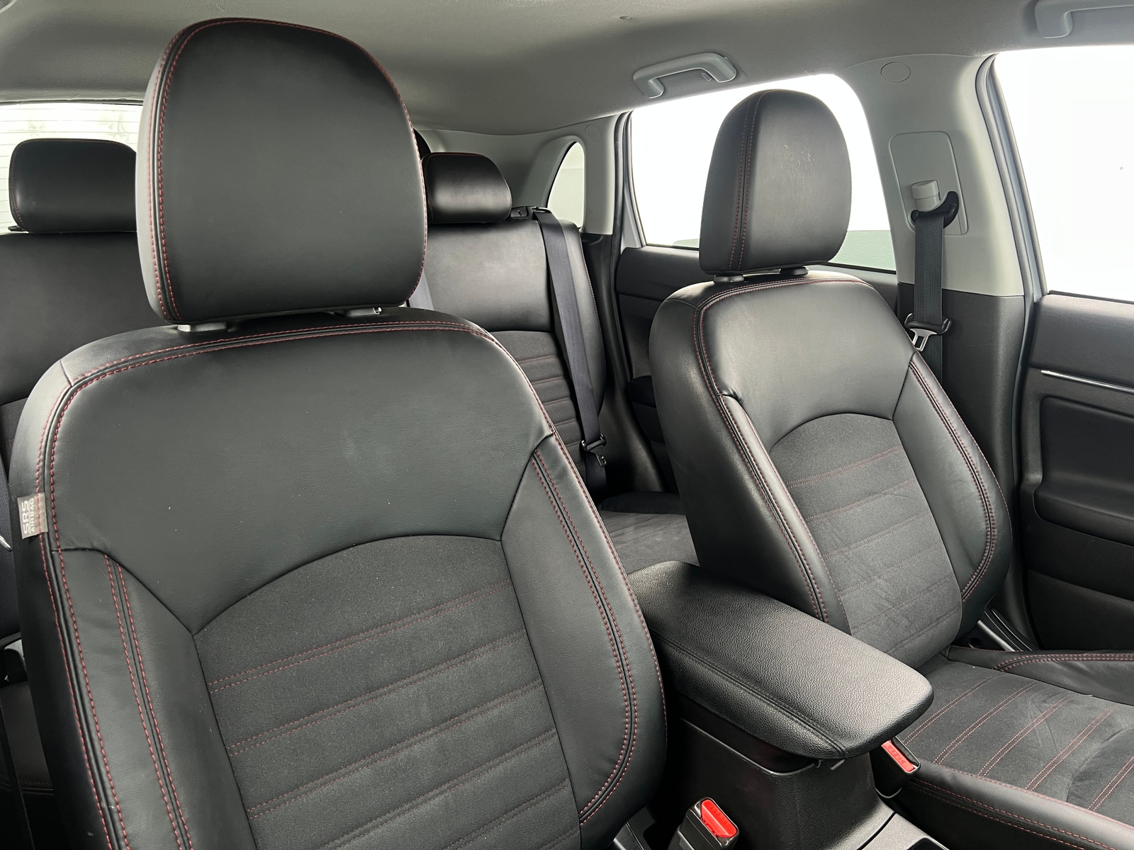 Thumbnail: 2023 Mitsubishi Outlander Sport - 2