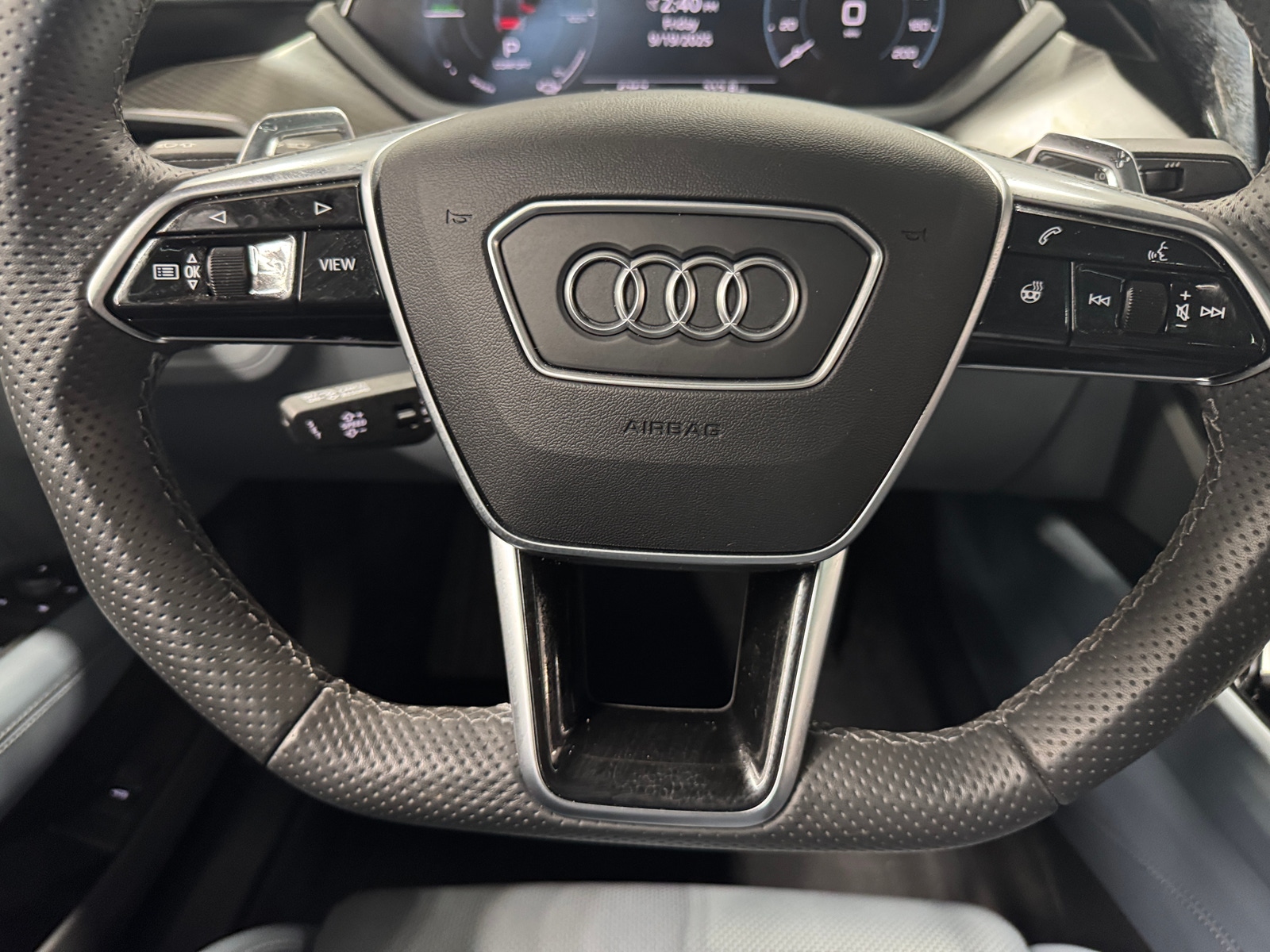 Thumbnail: 2022 Audi e-tron GT - 4