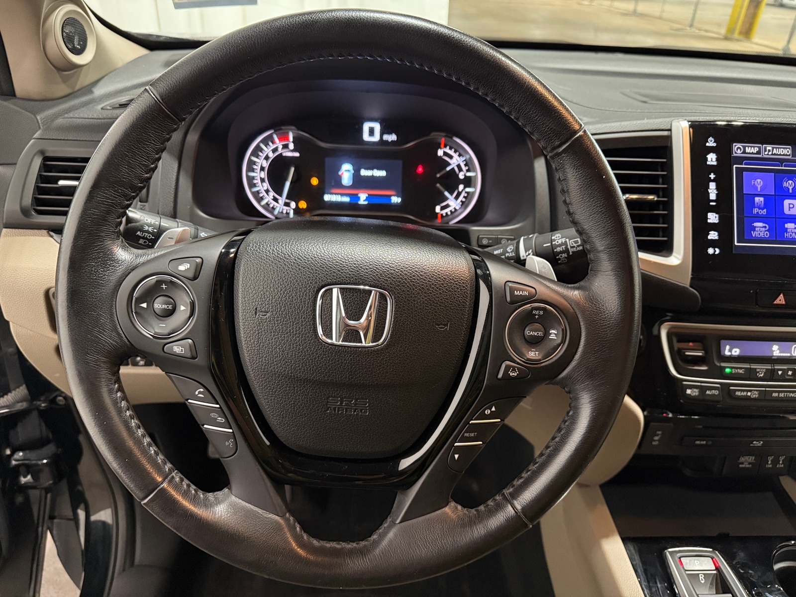 Thumbnail: 2016 Honda Pilot - 4