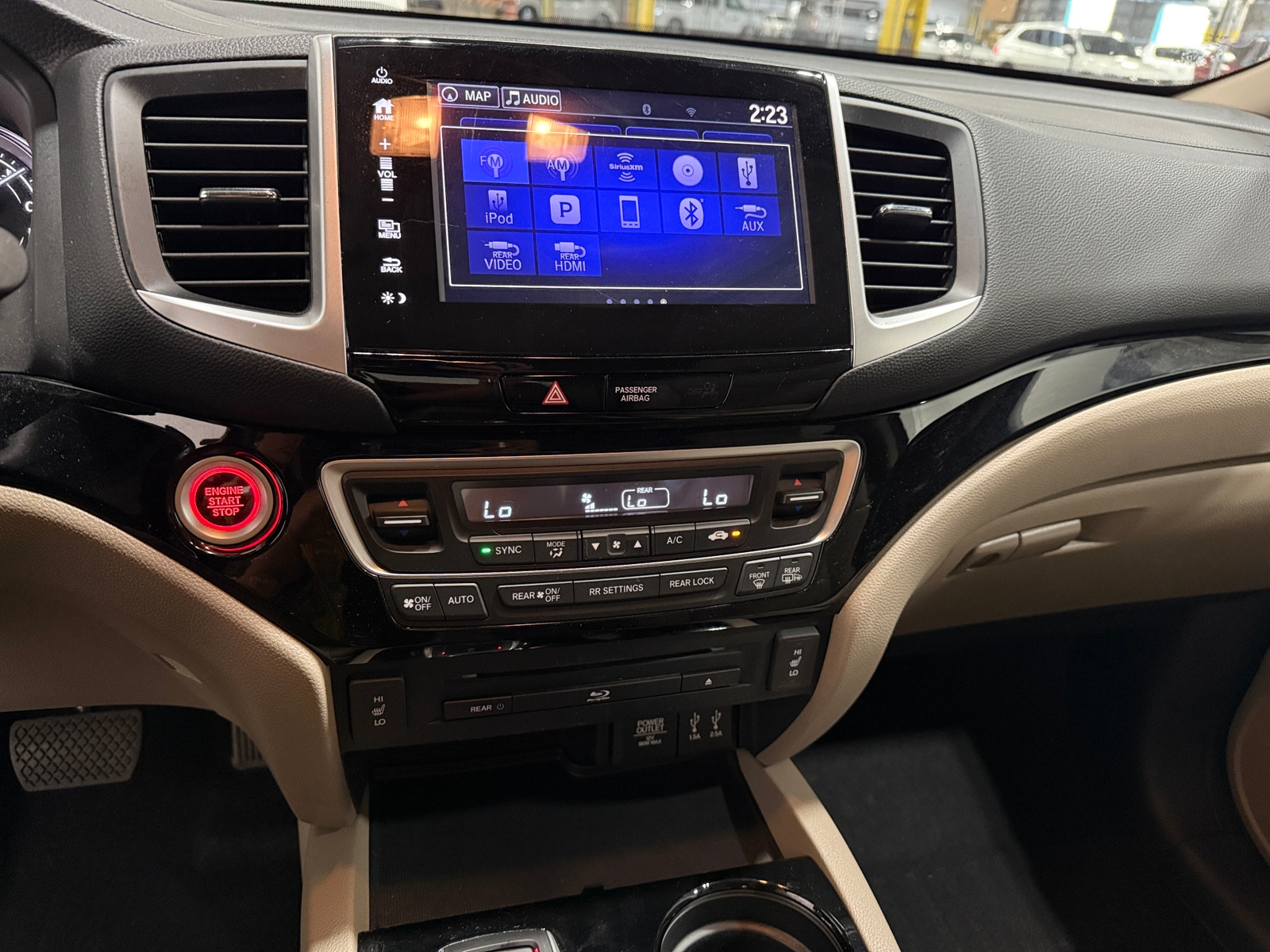 Thumbnail: 2016 Honda Pilot - 3