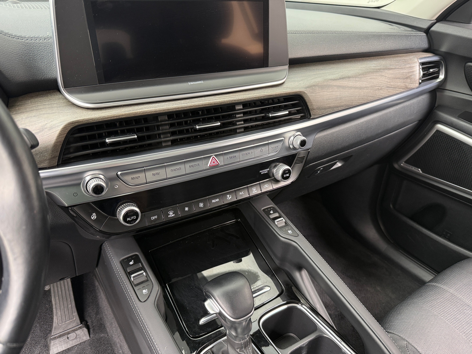 Thumbnail: 2021 Kia Telluride - 3