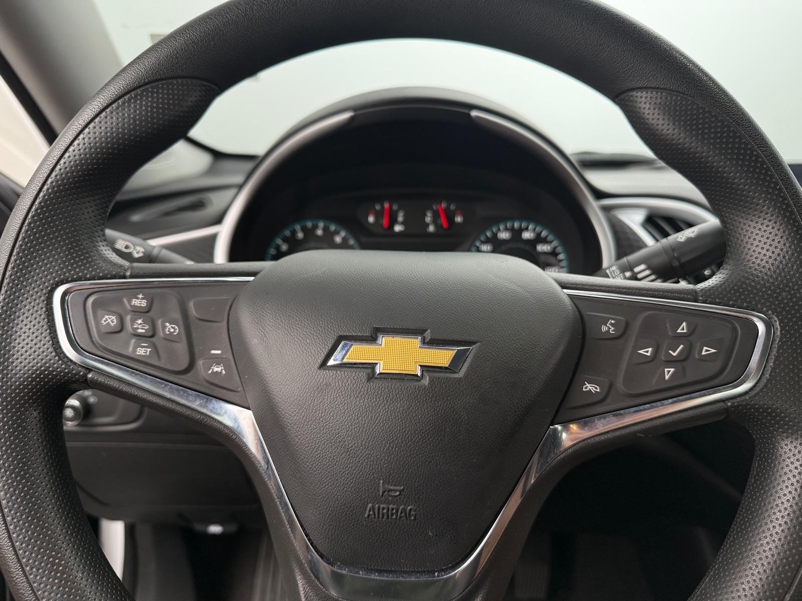 Thumbnail: 2023 Chevrolet Malibu - 5