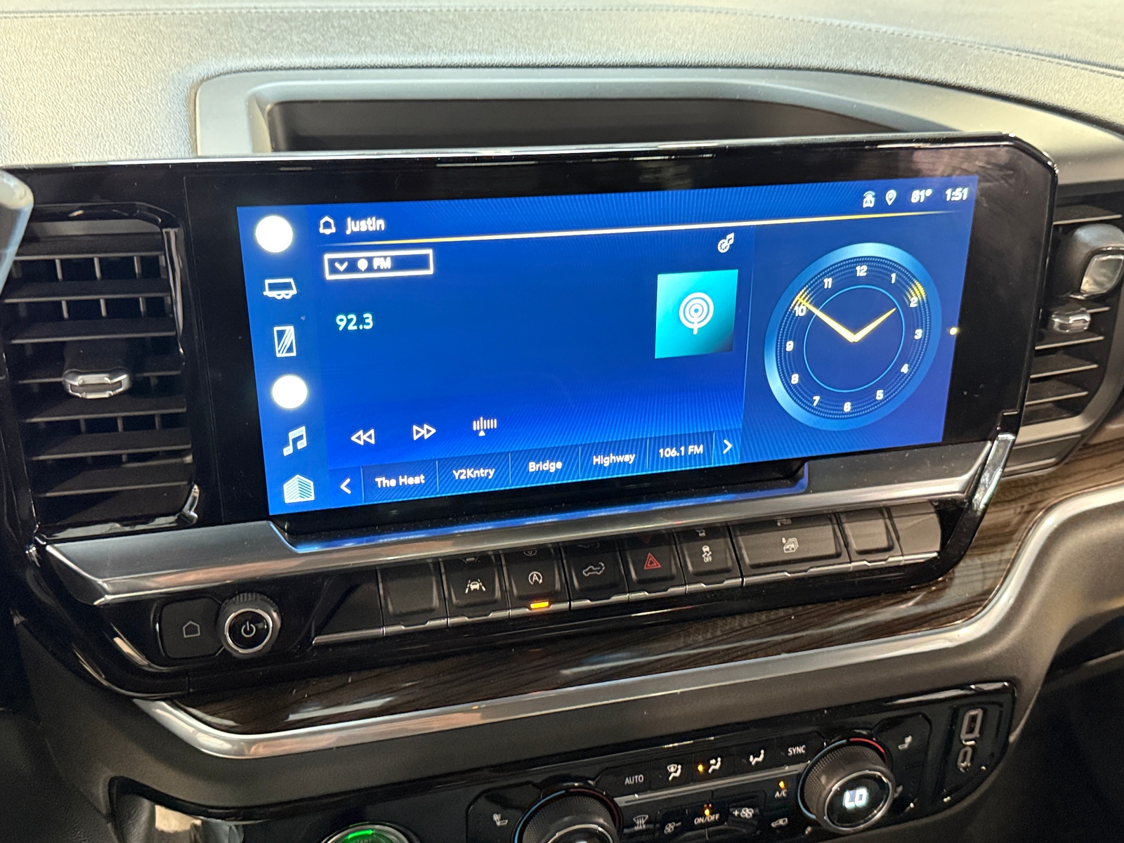 Thumbnail: 2022 Chevrolet Silverado 1500 - 4