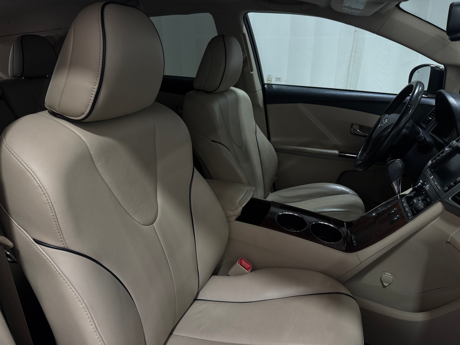Thumbnail: 2011 Toyota Venza - 2