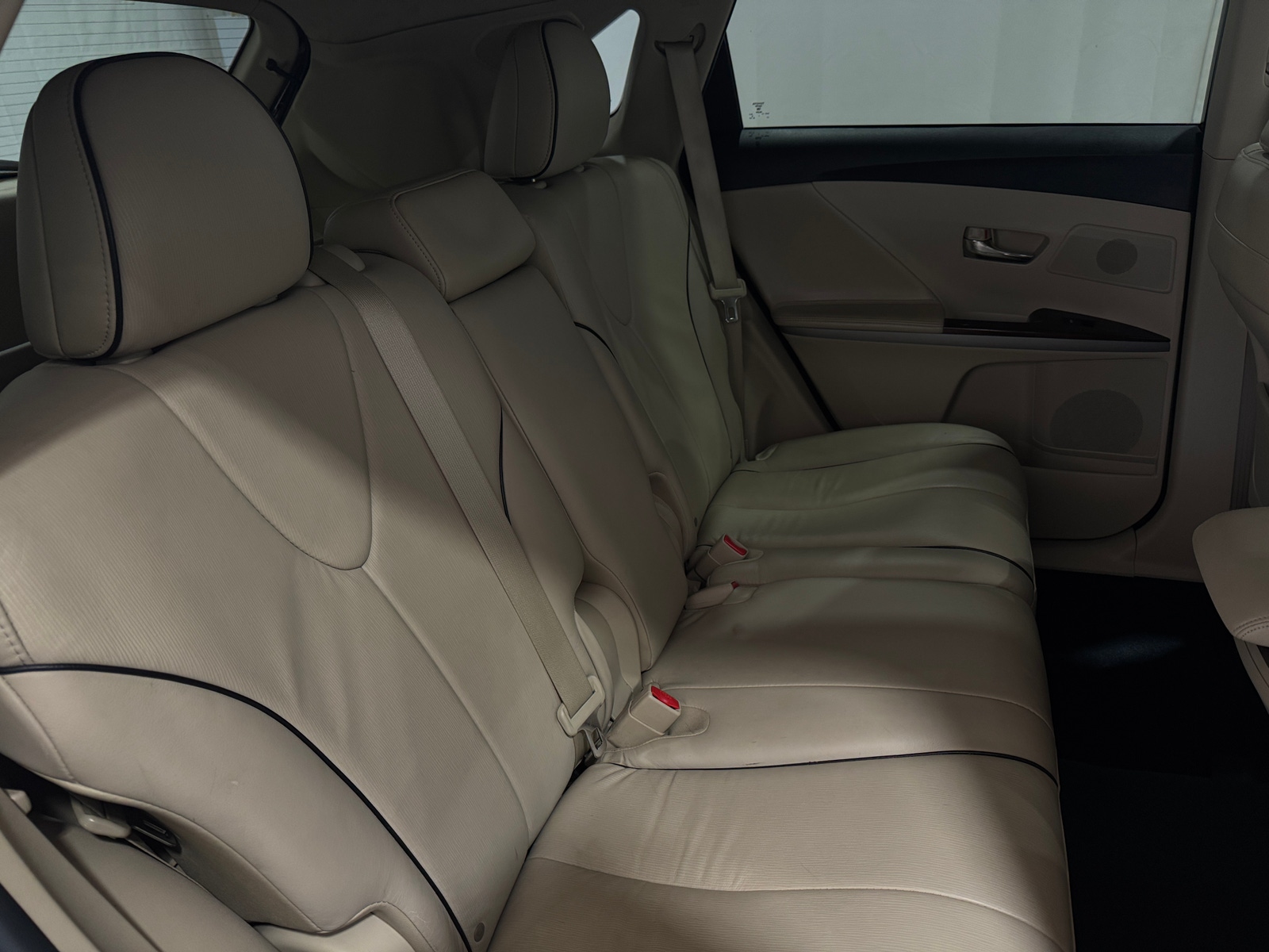 Thumbnail: 2011 Toyota Venza - 6