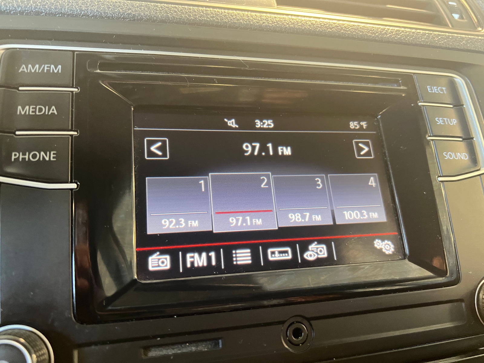 Thumbnail: 2016 Volkswagen Jetta - 4