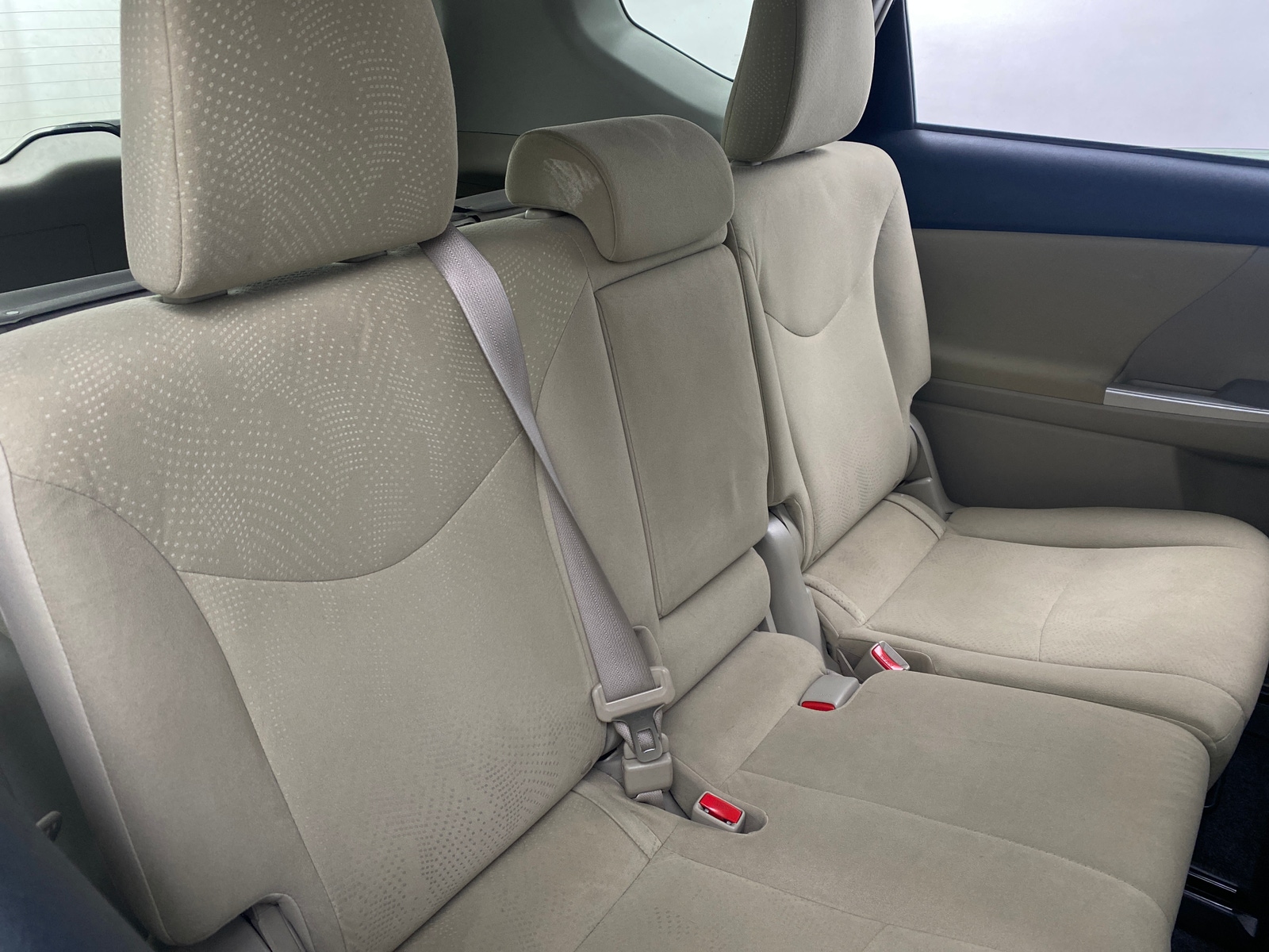 Thumbnail: 2014 Toyota Prius v - 6