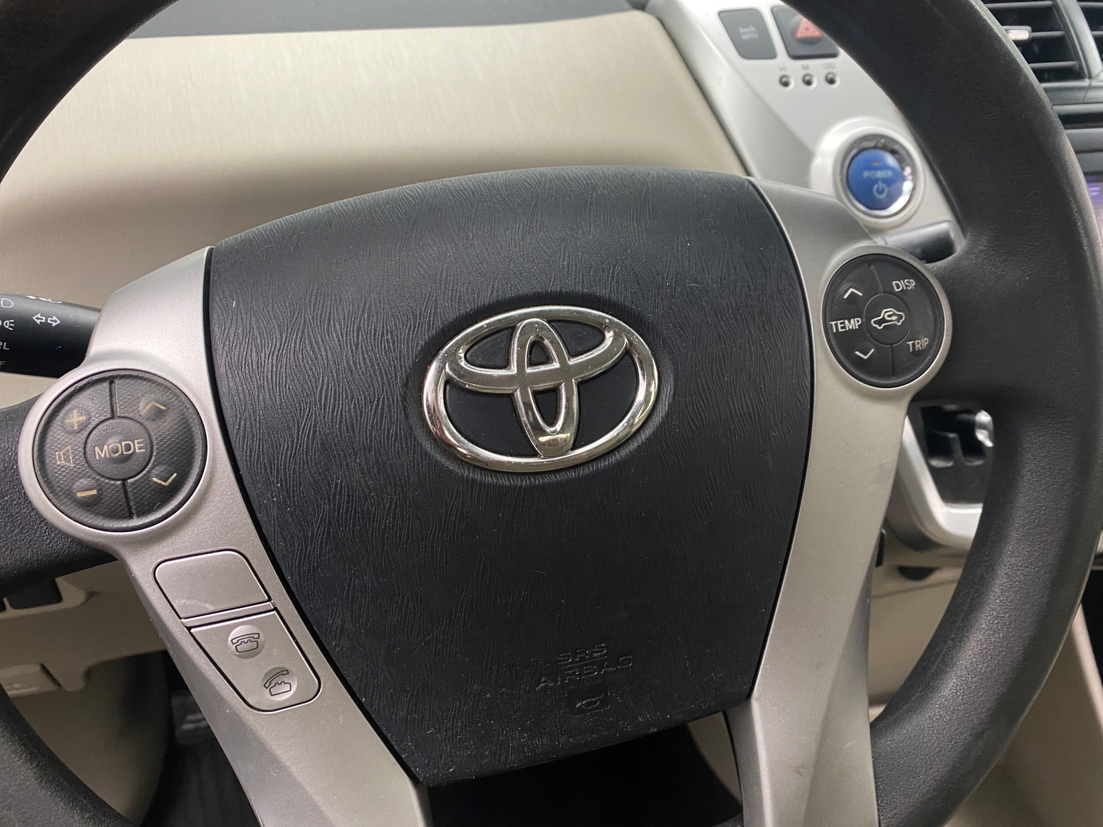 Thumbnail: 2014 Toyota Prius v - 5