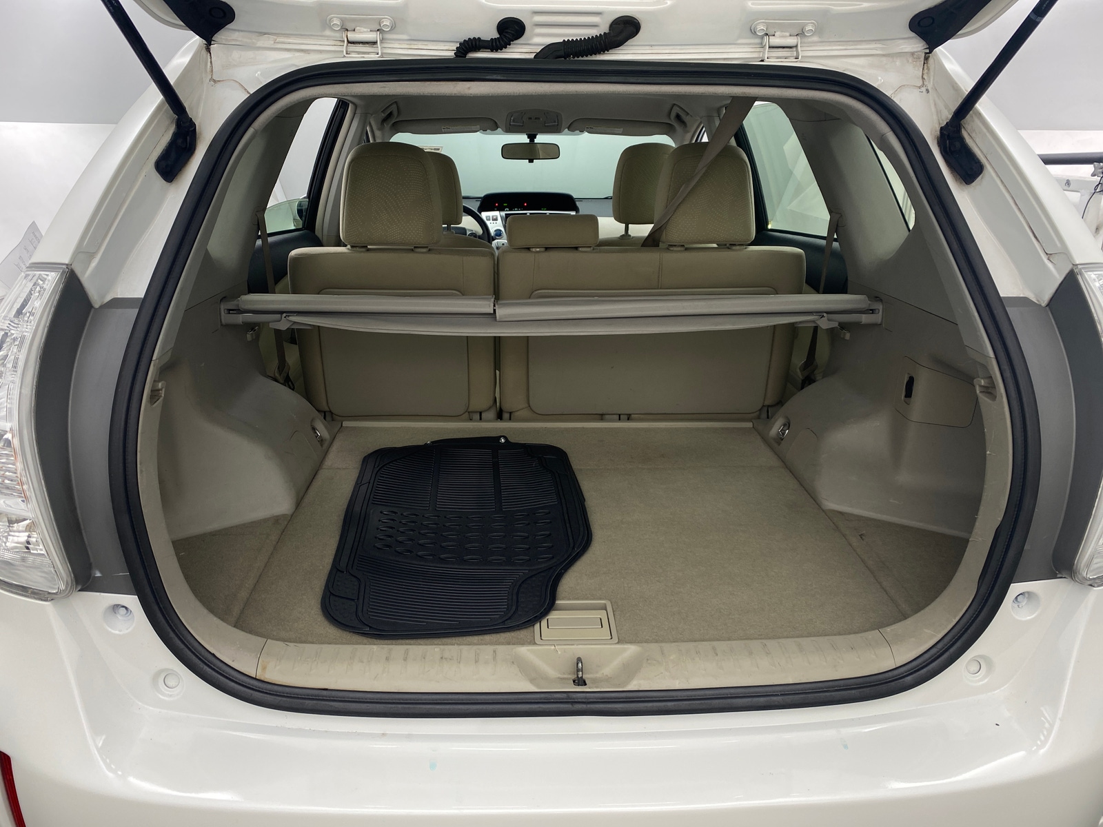 Thumbnail: 2014 Toyota Prius v - 7