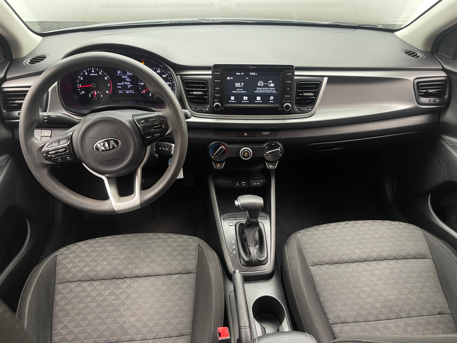 Thumbnail: 2019 Kia Rio - 3