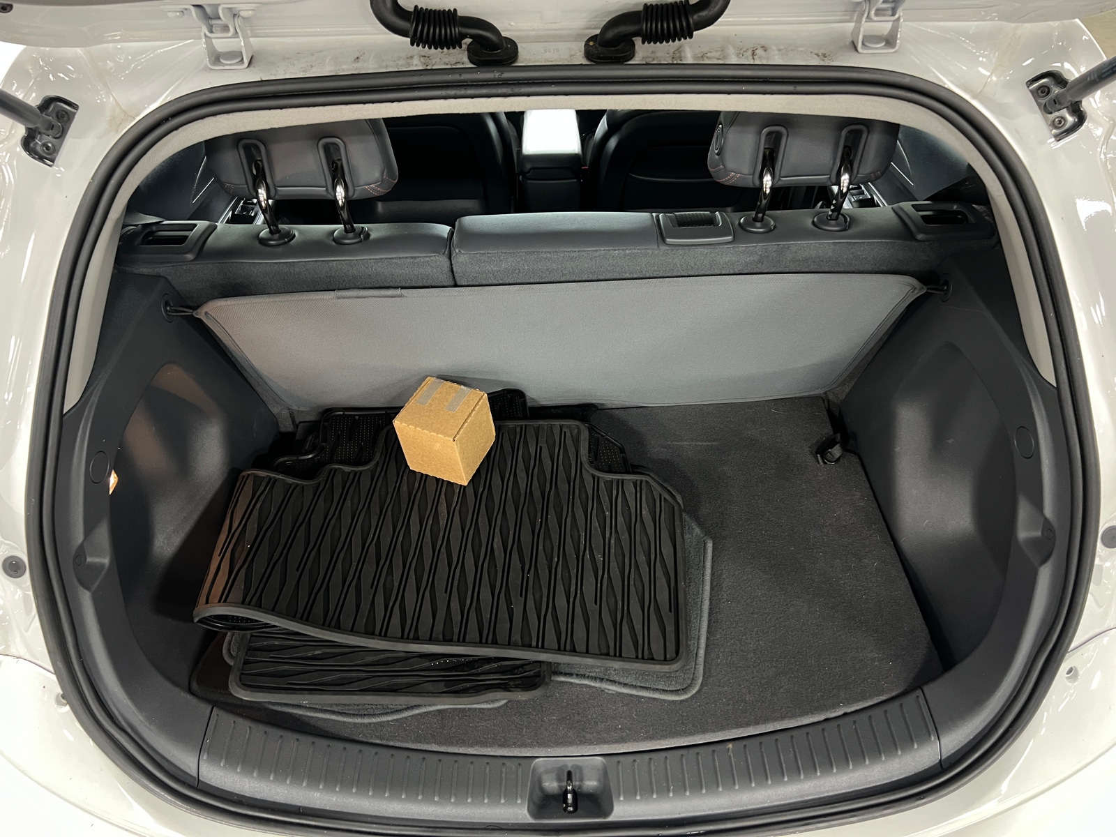 Thumbnail: 2019 Chevrolet Bolt EV - 6