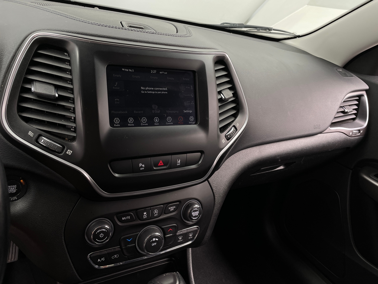 Thumbnail: 2021 Jeep Cherokee - 4